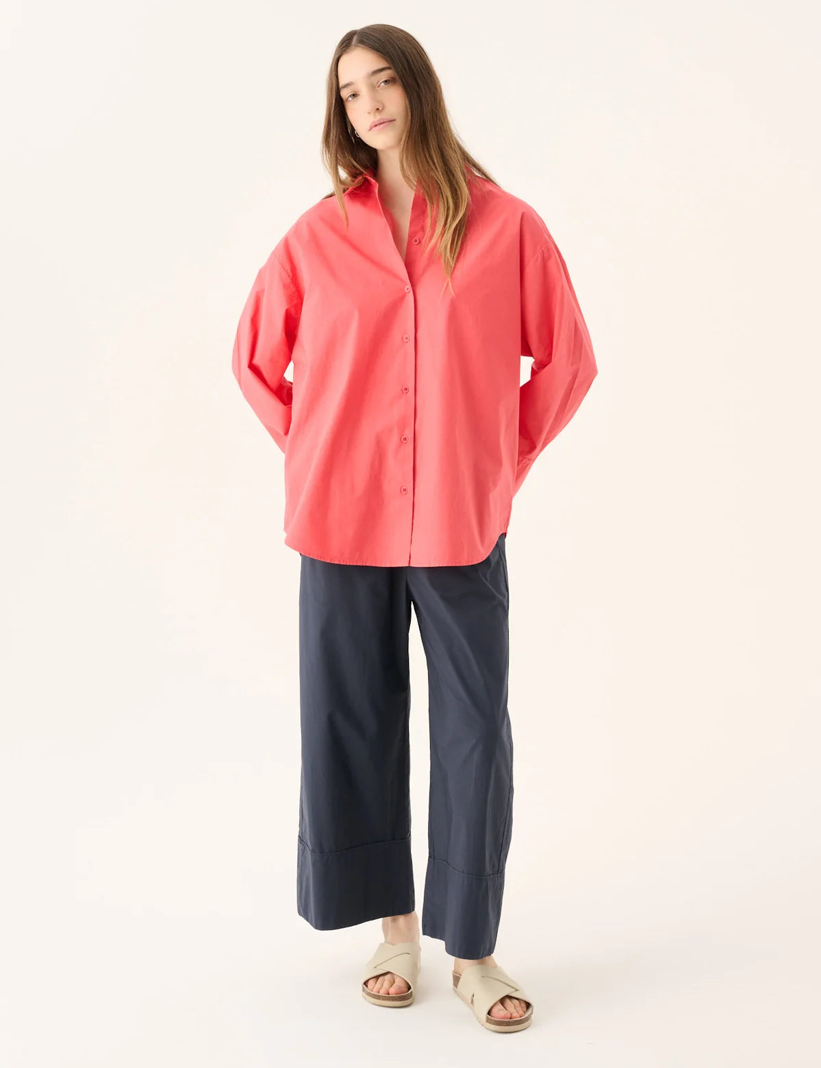 SUMIKO_ORGANIC_GARMENT_DYED_POPLIN-Shirts-25-3_439_0290-BITTERSWEET_RED_1199x1800_33f55503-9fb5-413b-a8d5-819a6f7751de.webp