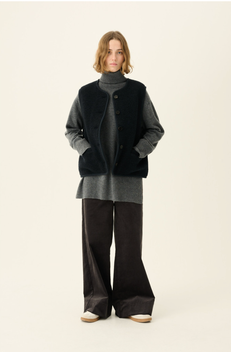 Cas Teddy vest - Dark Navy