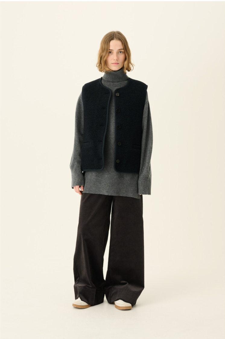 Cas Teddy vest - Dark Navy