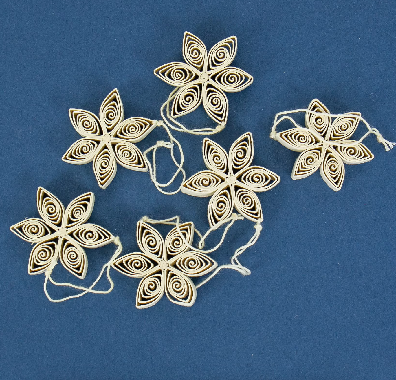 Stjerneophæng i papir - æske med 6 stk.