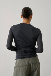 Gaia langærmet draperet bluse - mørkegrå