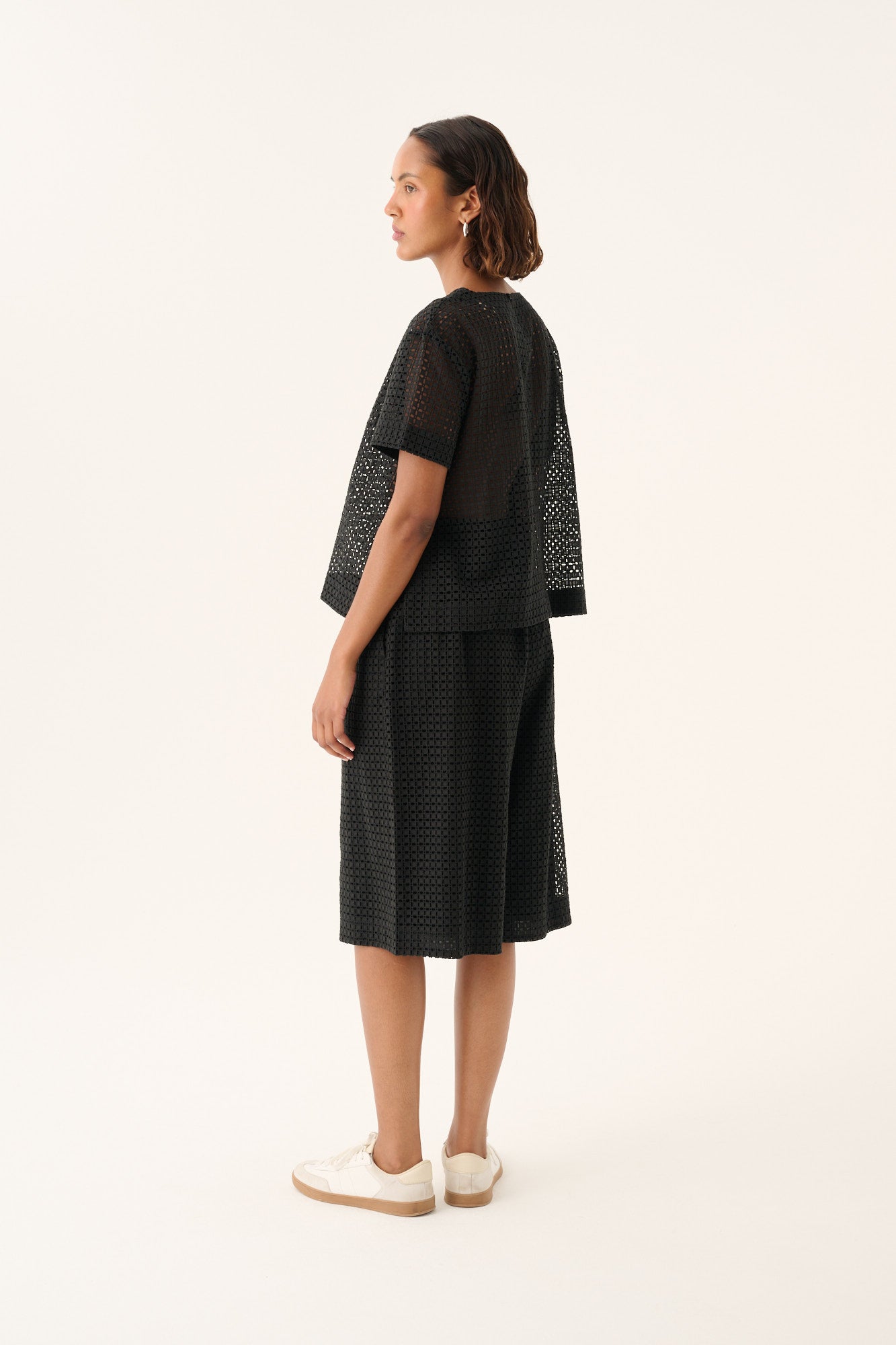 Perley Black broderie anglaise short pant