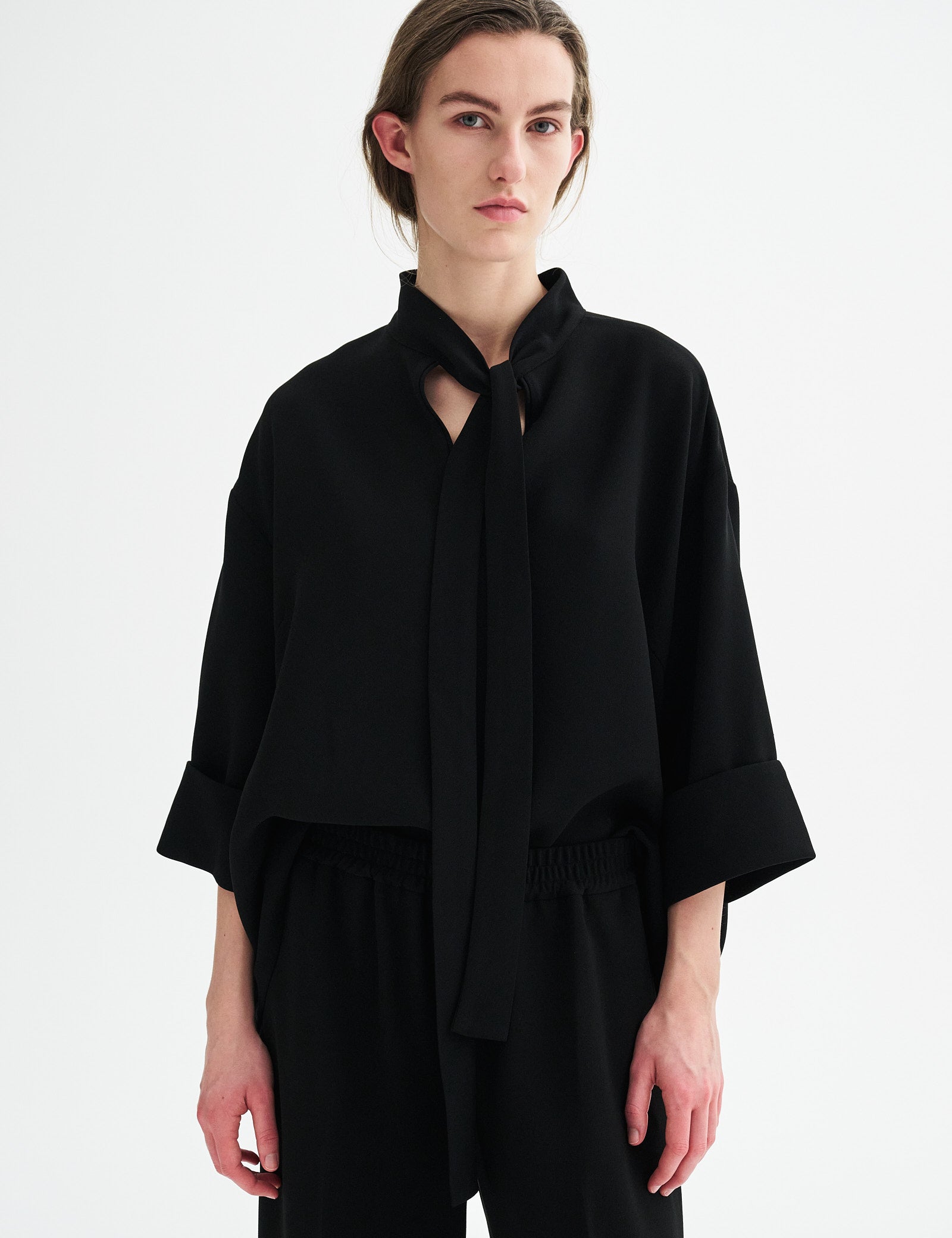 26-4-196-3800-BLACK-Extra3.jpg