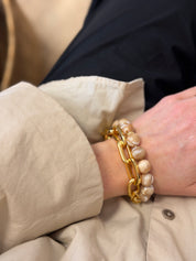 Golden link bracelet