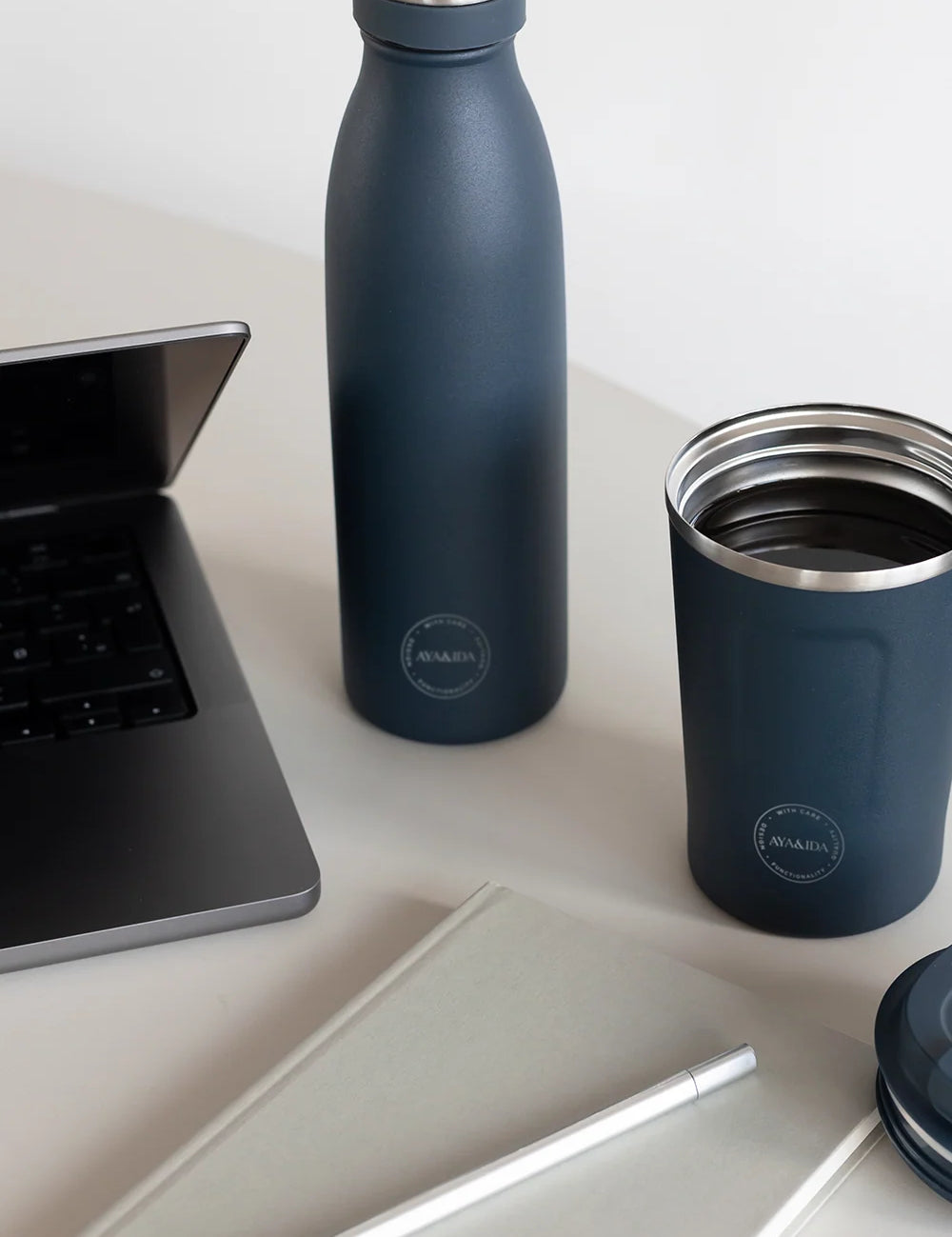 9973_DrinkingBottle_500ml_NavyBlue_2_3000x_4b61c6c4-d507-4b52-9269-804f0642a608.webp