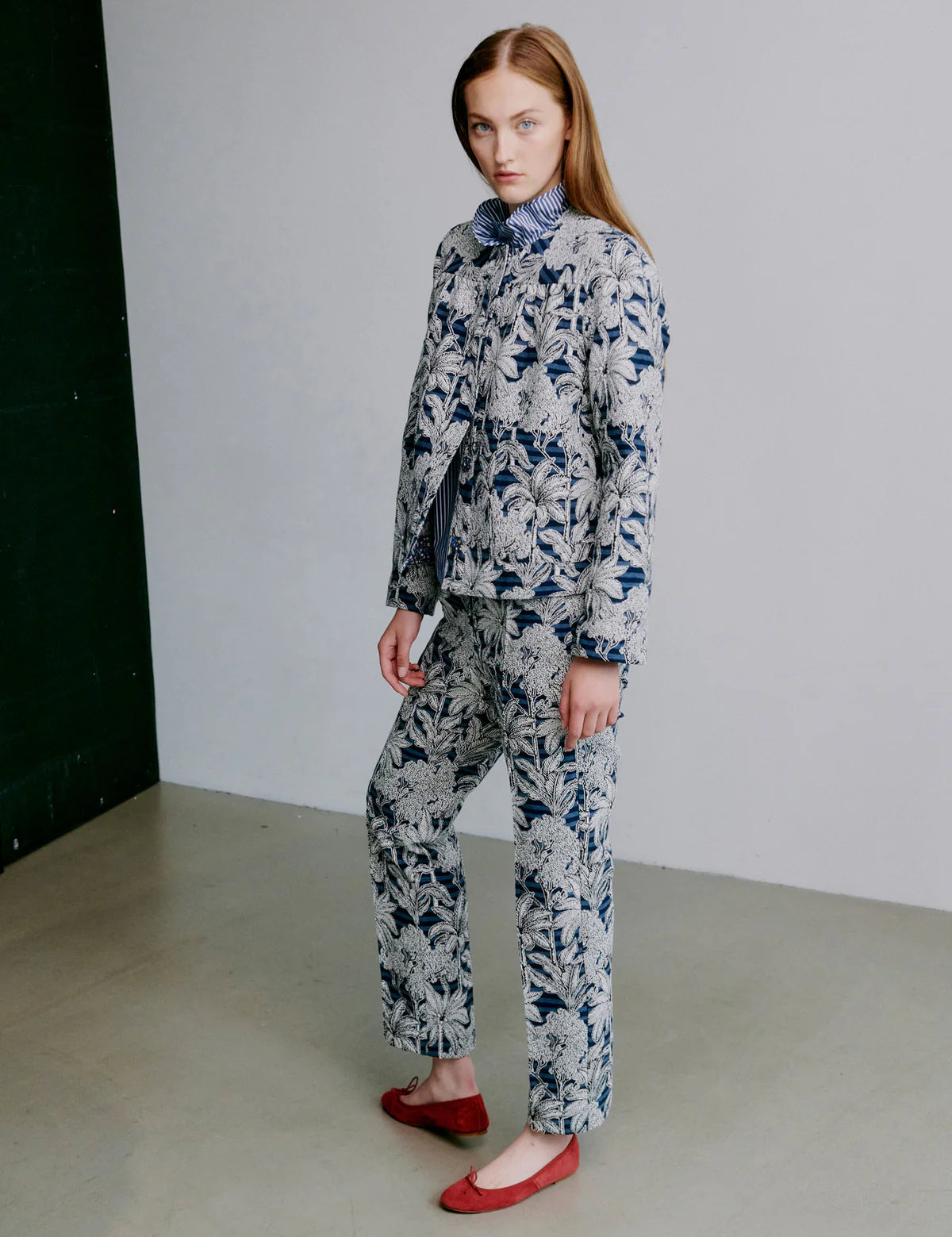 Rose vendbar jakke - blue palm escape