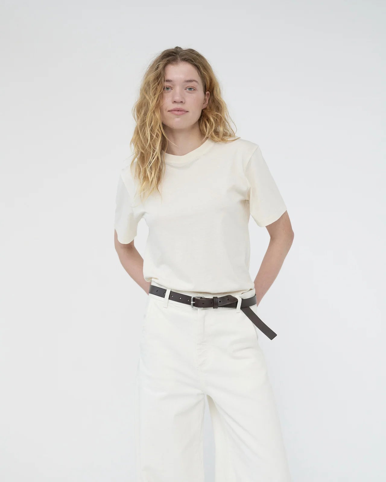 Tränsjö leather belt w/ logo buckle - Dark brown