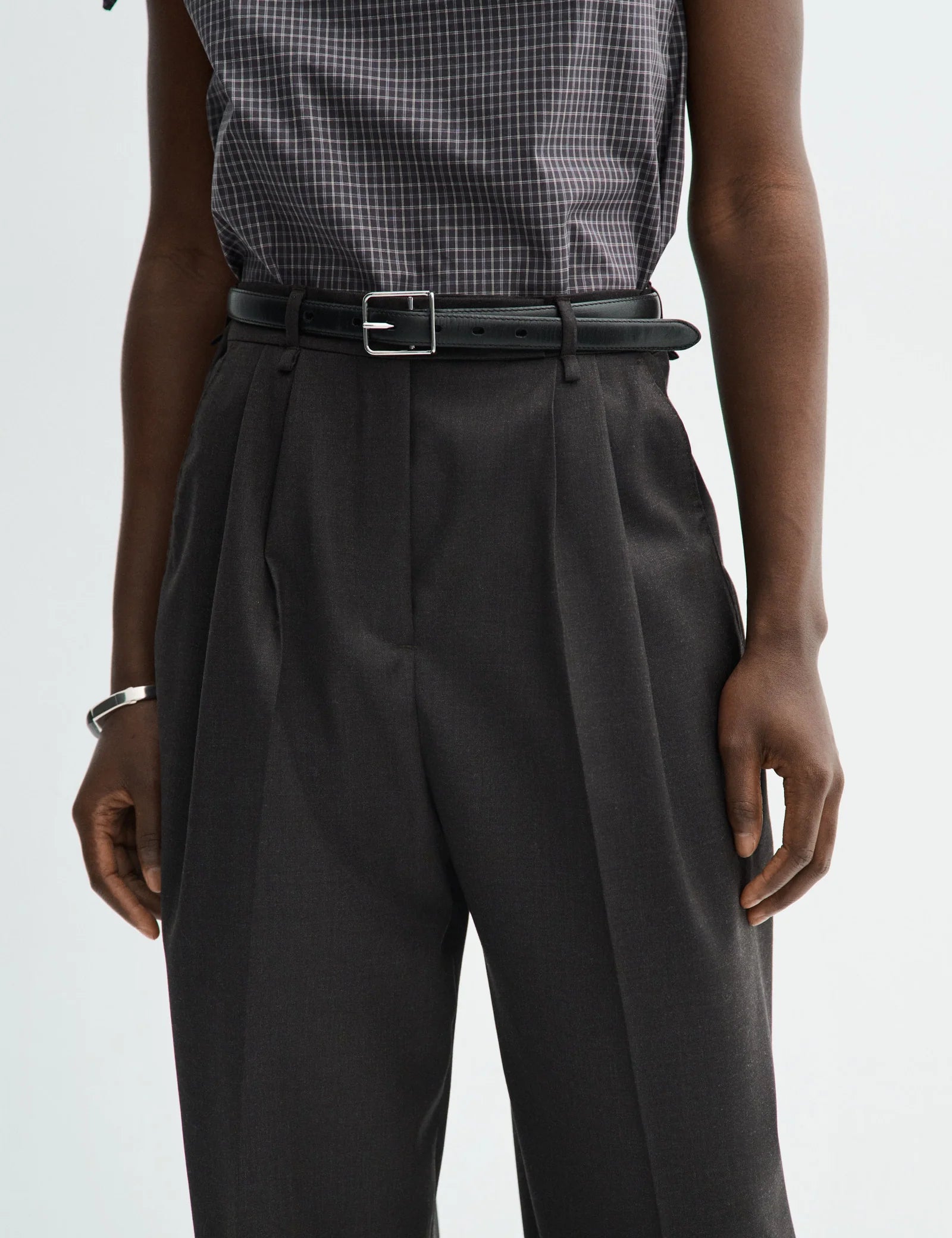 Ami_Belt-Belts-26-2-093-3911-BLACK.webp