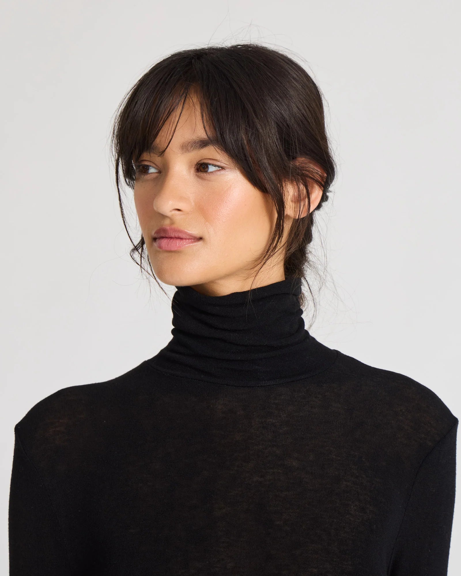 Anna_Wool_Turtleneck-Top-10329-650_Black-3.webp