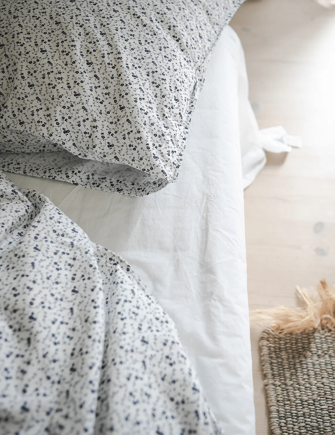 BEDDING_BLEUET_1_1080x_81da23c6-135d-467e-908d-c8a82610981a.webp