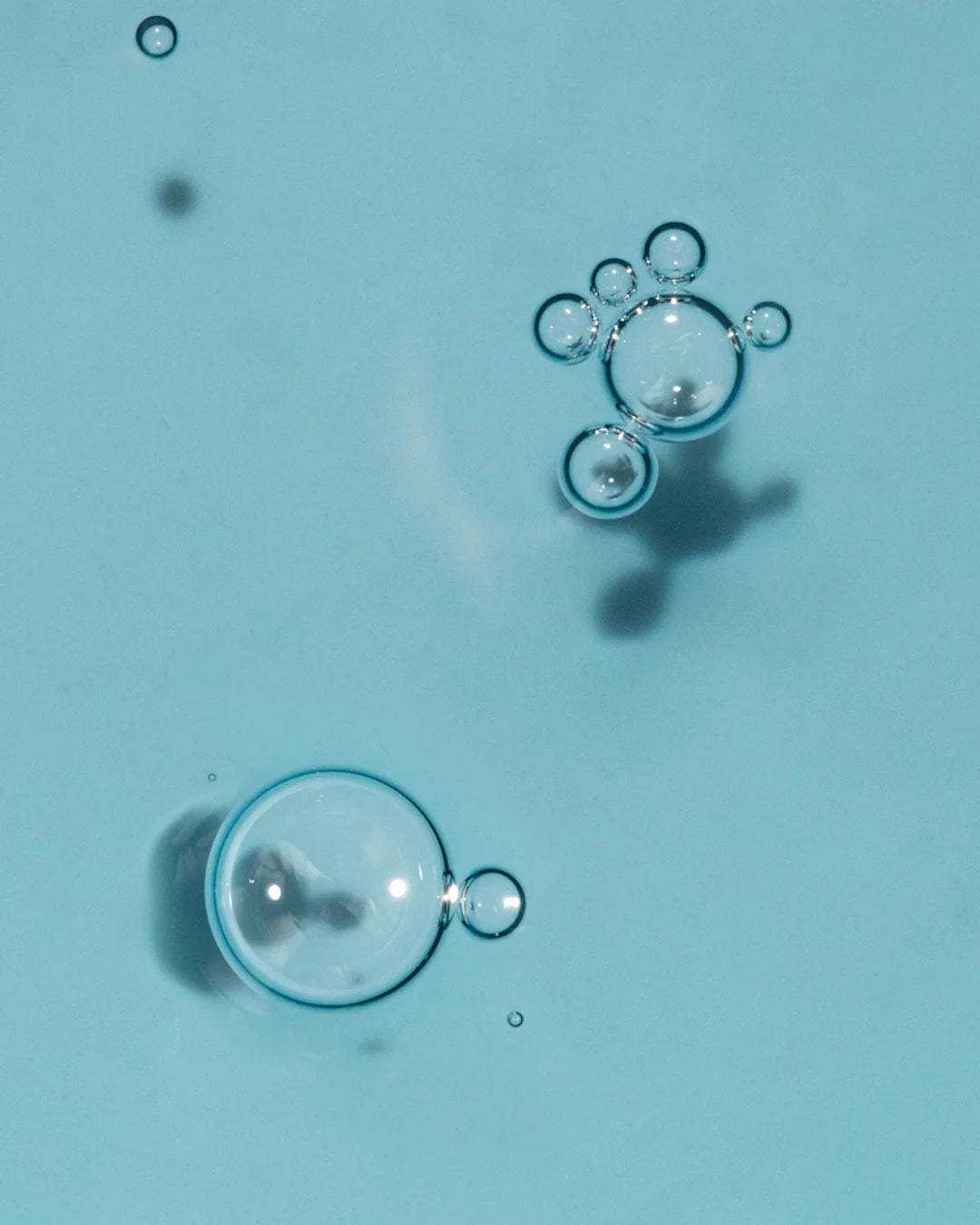 BLUE_DROPS_TEXTURE_-_1080X1350_624abb69-d5a1-47dd-8e4e-be04d0979510.webp