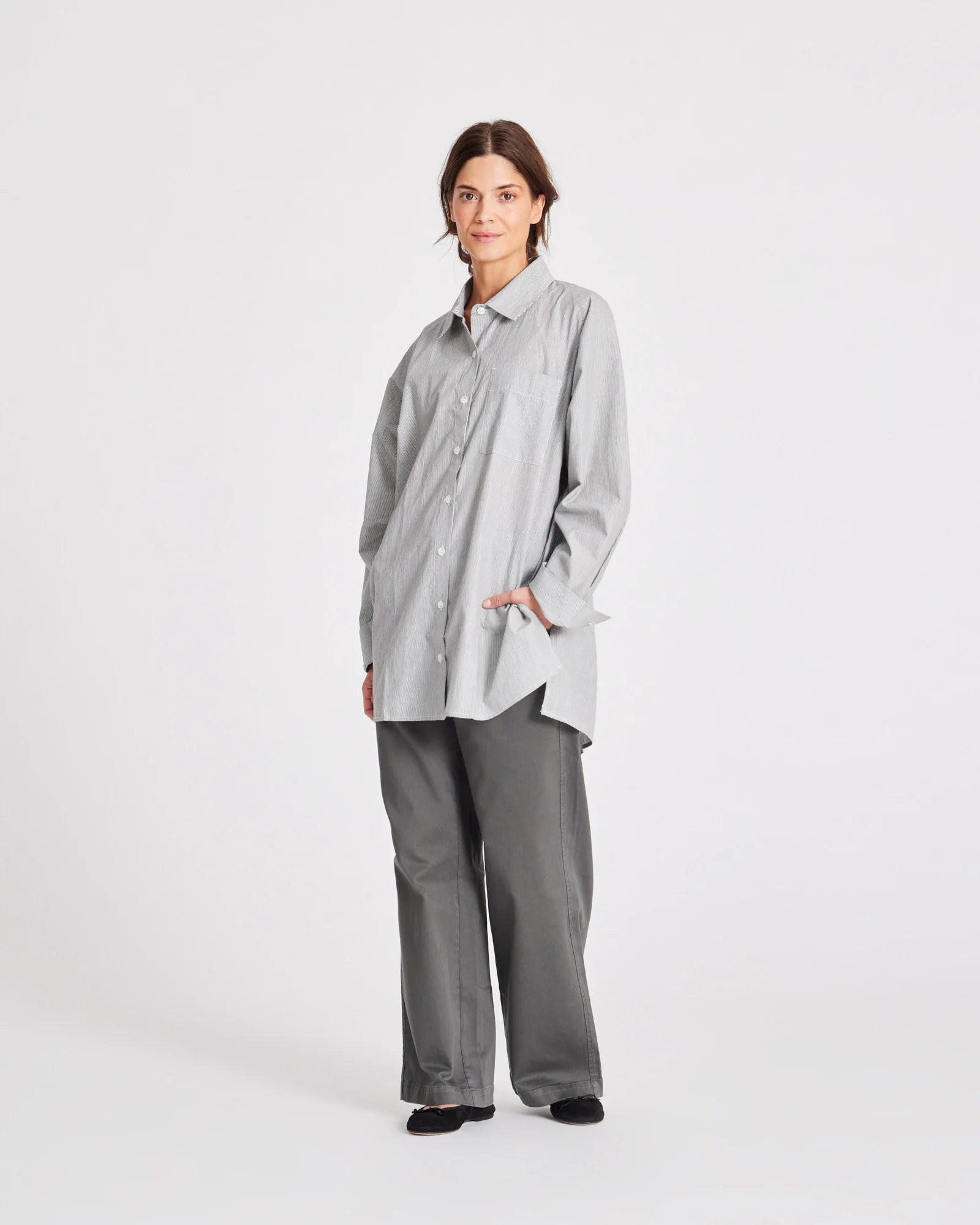 Bella_Raglan_L_S_Striped_Poplin_Long_Shirt_GOTS_243975-Top-GL19207-255_Dark_Grey_Ecru_Stripe-3.webp