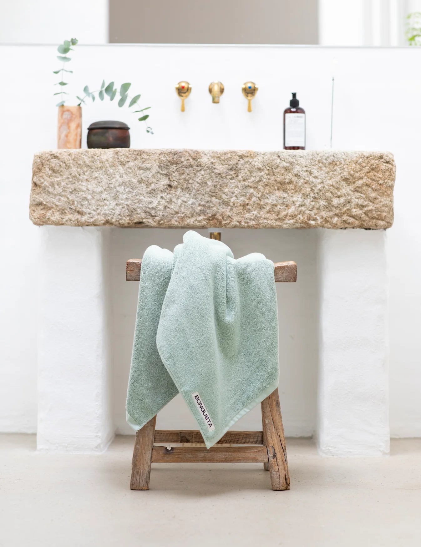 Bongusta_Solid_Towels__021_Lifestyle.webp