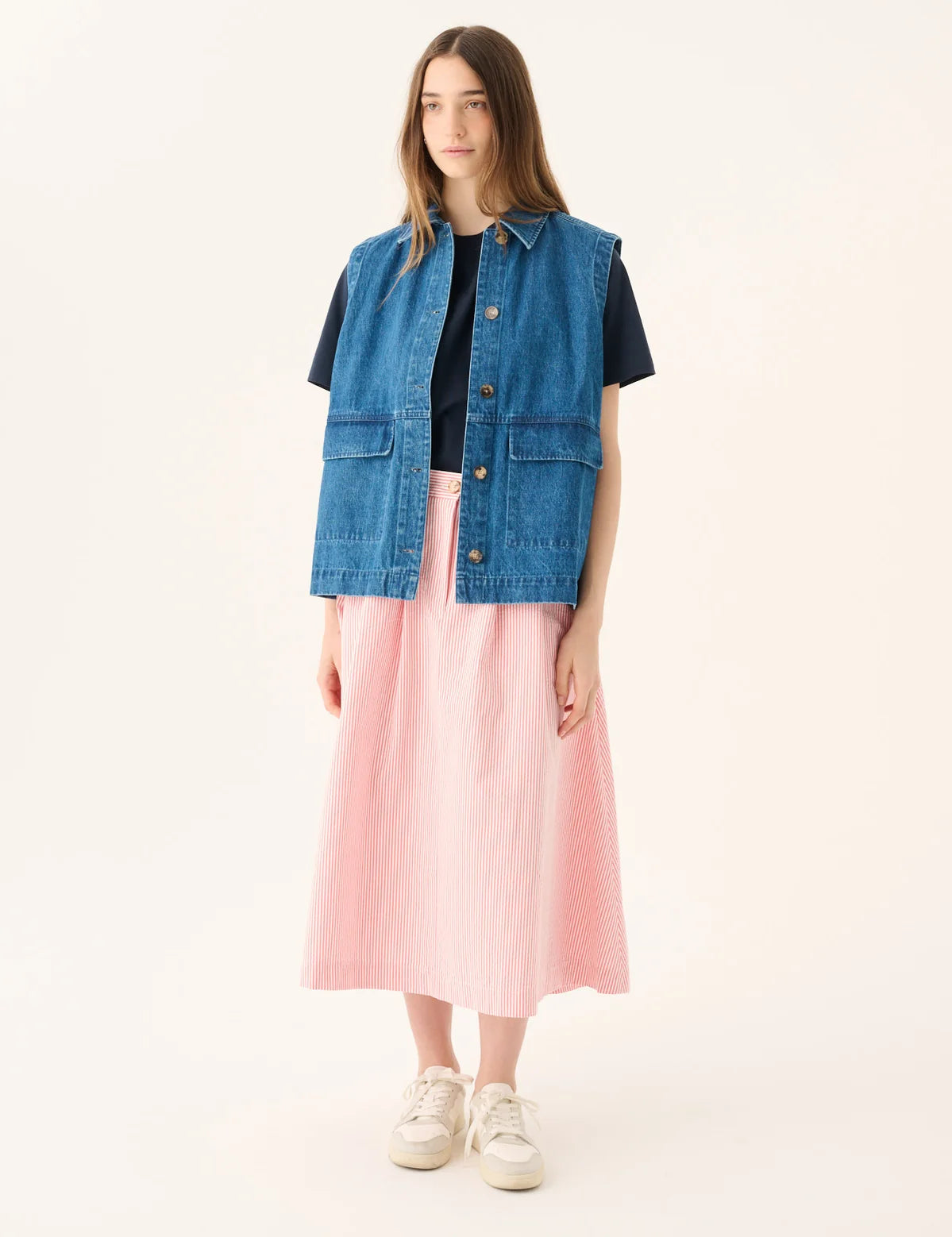 CASSA_HEAVY_DENIM-Vest-25-3_411_0284-WASHED_INDIGO-1_1199x1800_bdc82836-fab4-4866-8835-fae14b06b077.webp