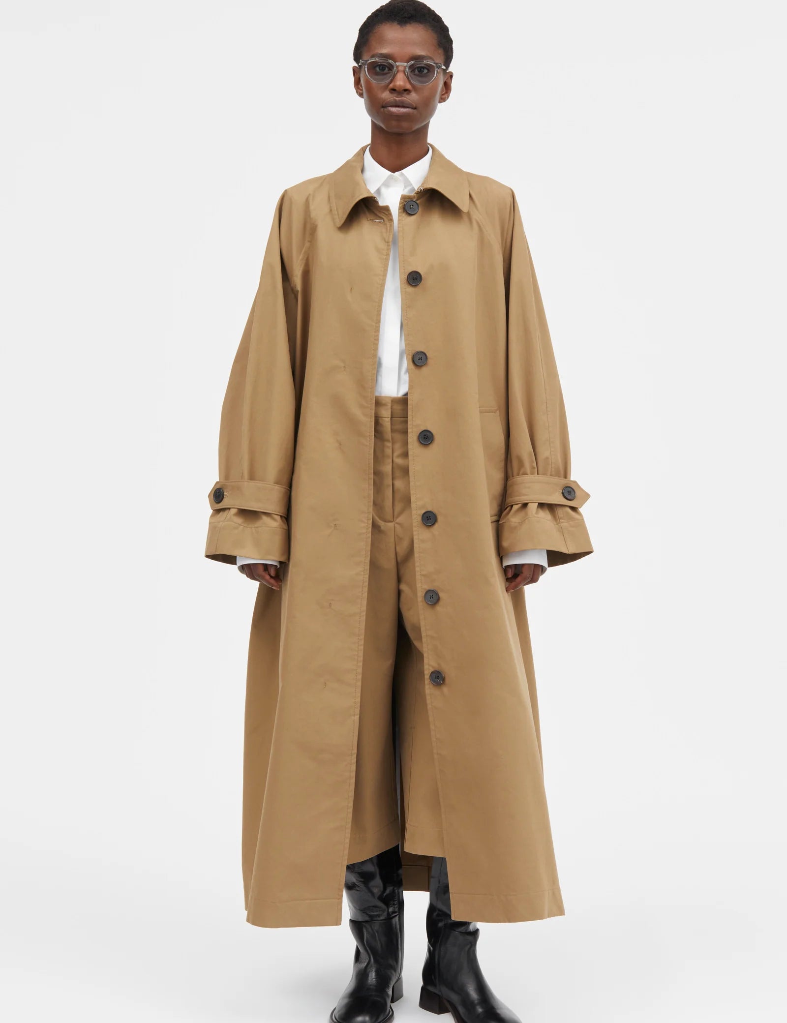 Caro_Half_Panama-Coats-25-3-014-3006-DRAB_1600x_33ef72b2-af9c-434d-8c69-b5216a5f2dbc.webp