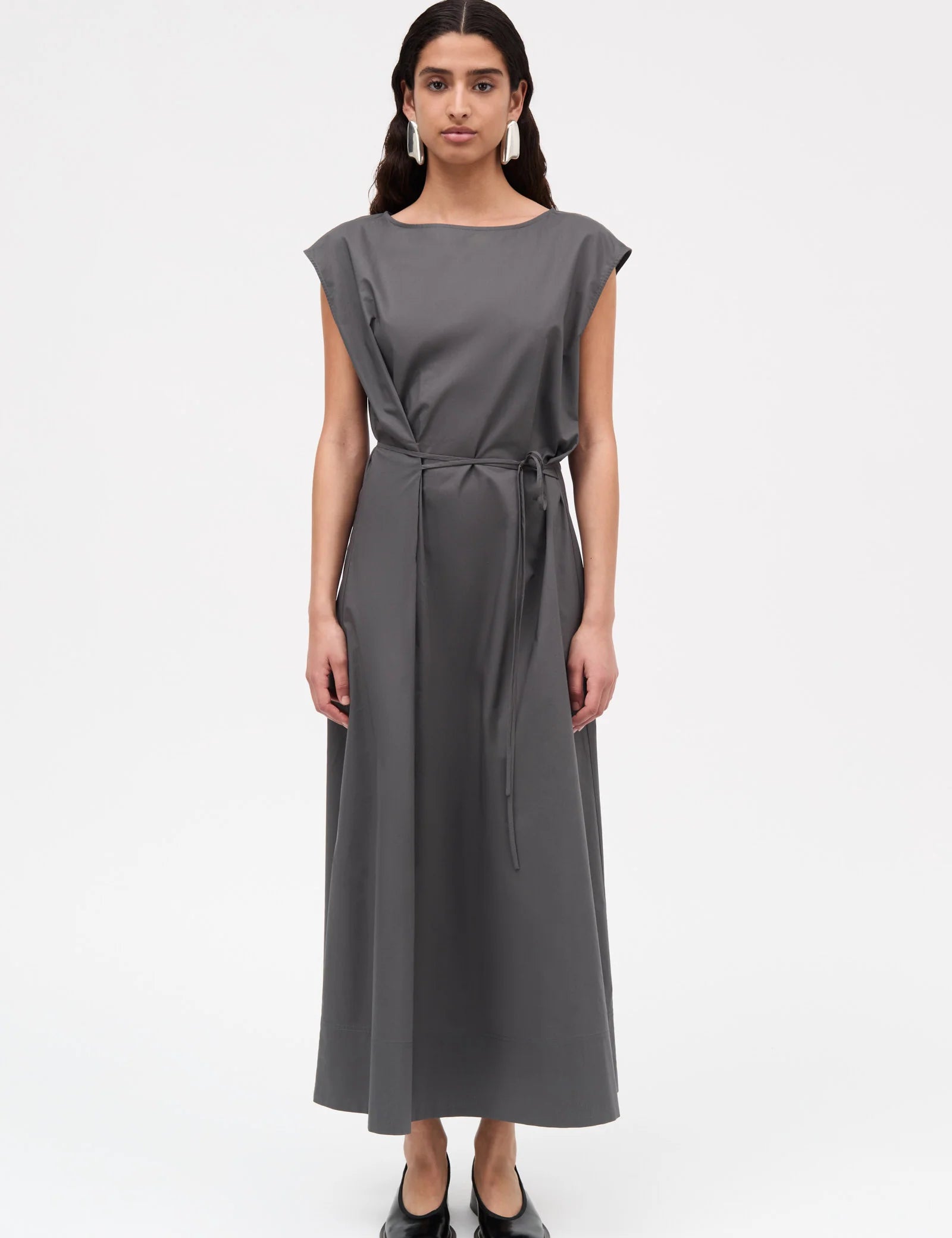 Daja_Sheer_Cotton_Organic-Dresses-25-2-259-3026-ANTRACIT_1600x_4c1d8f03-e628-41e7-a59c-d7bd7cc38cbe.webp