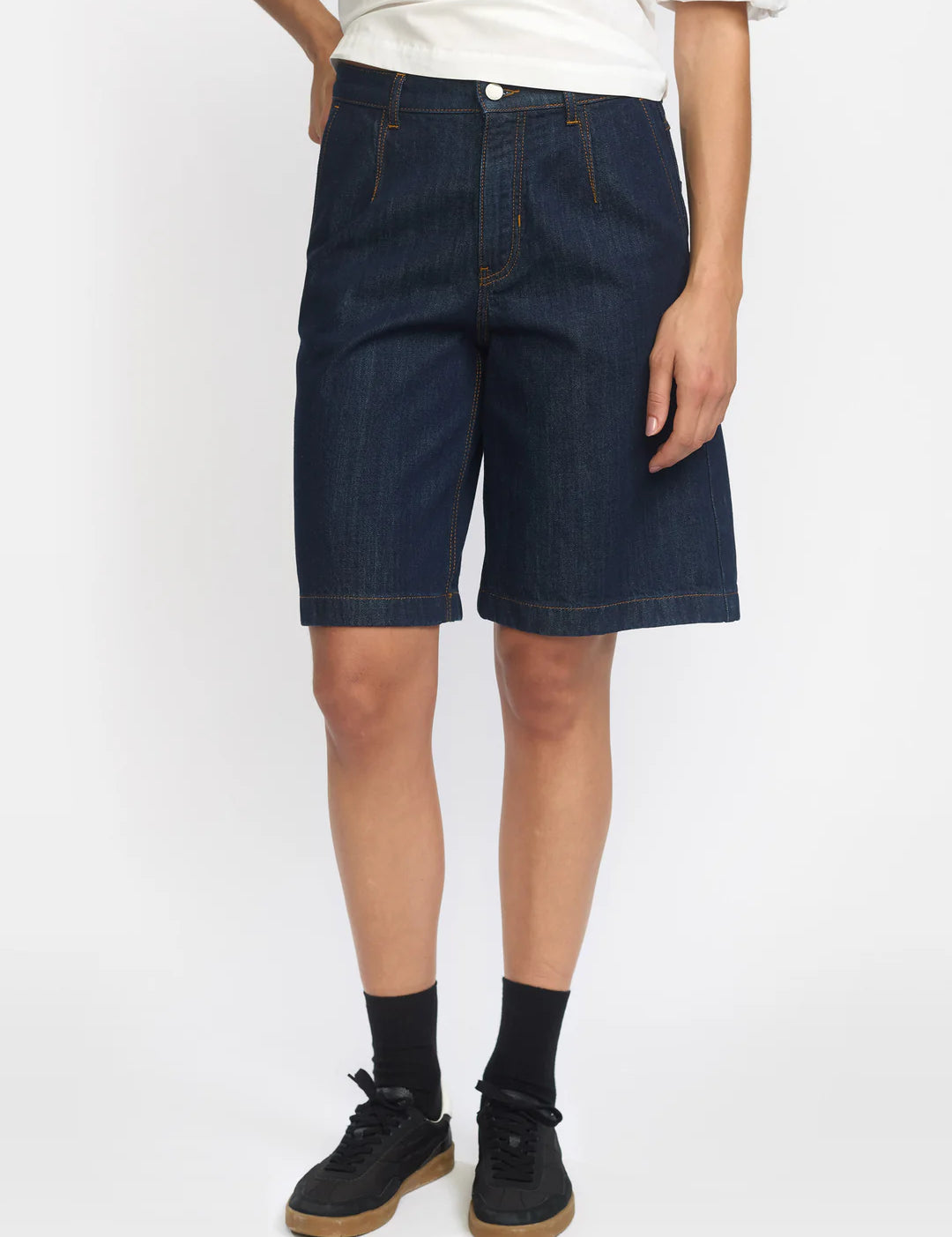 ESEdina_Denim_Shorts-Shorts-ES125-336-183_Blue_denim_1080x_d83b394a-26dd-4c8b-8b34-13b468dd63d4.webp