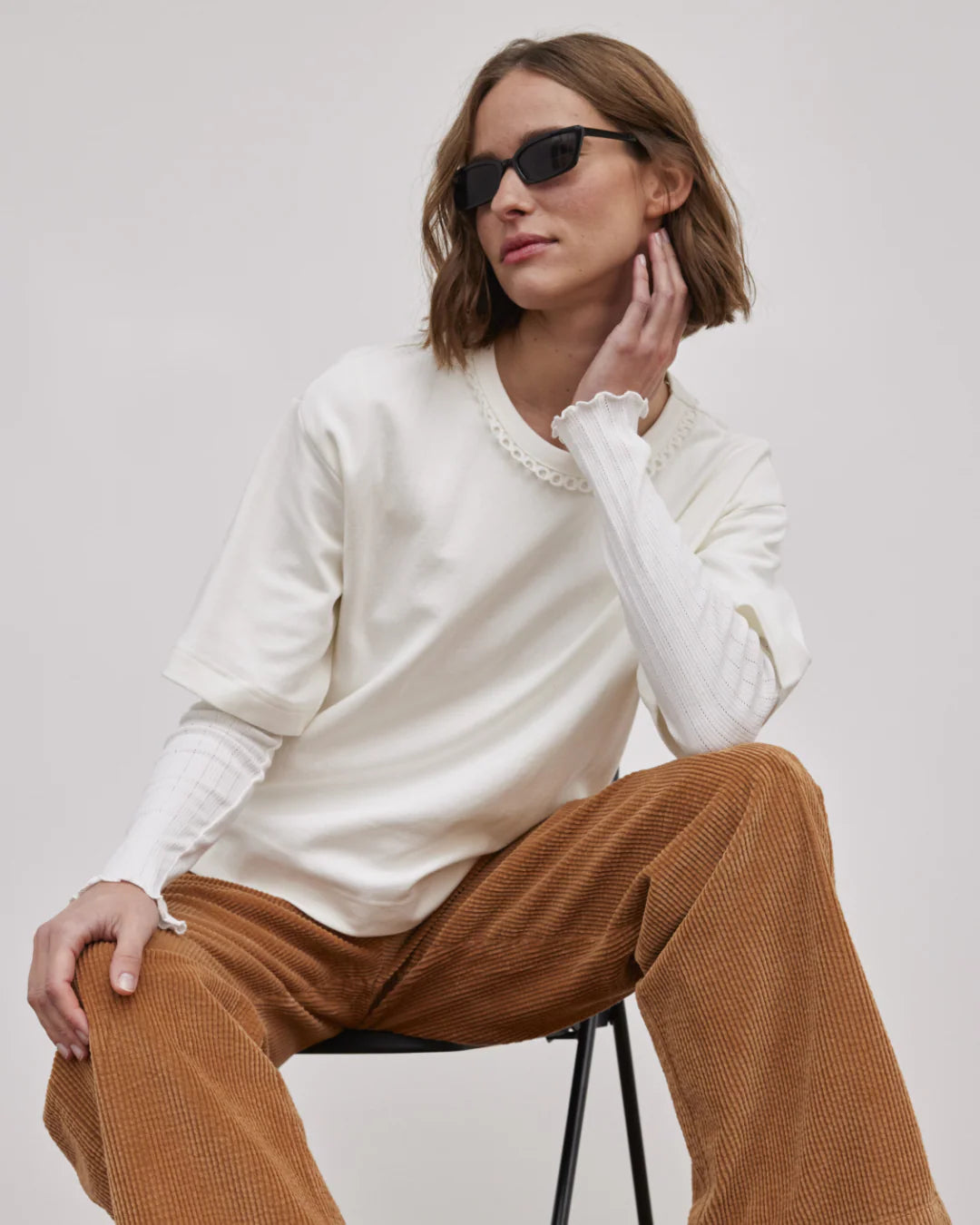 ESGabriel_Tee_GOTS-T-shirt_and_Tops-ES325-310-022_Snow_White-1_1080x_6192b760-8dec-42ba-a511-2f094ad6a870.webp