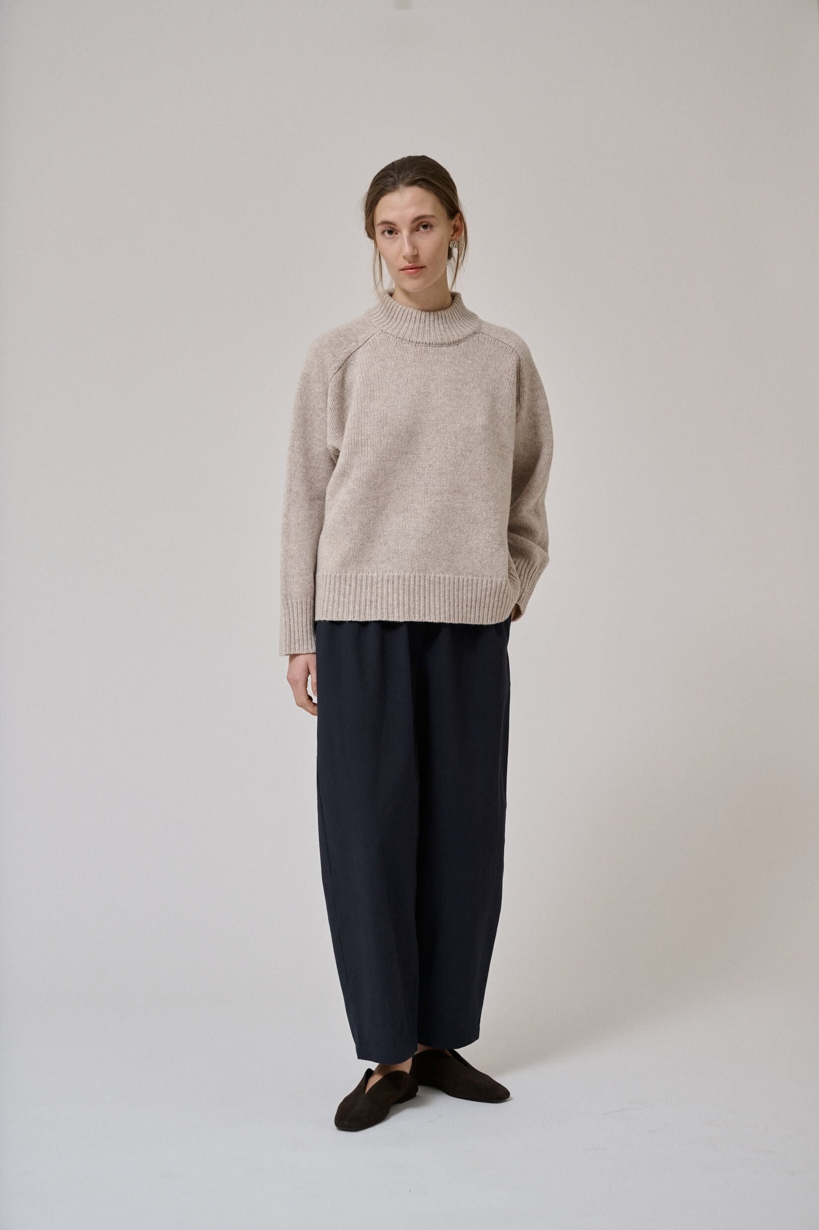 Flora barrel pant - black