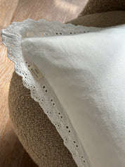 Jou Quilts · Sengetøj med broderie anglaise