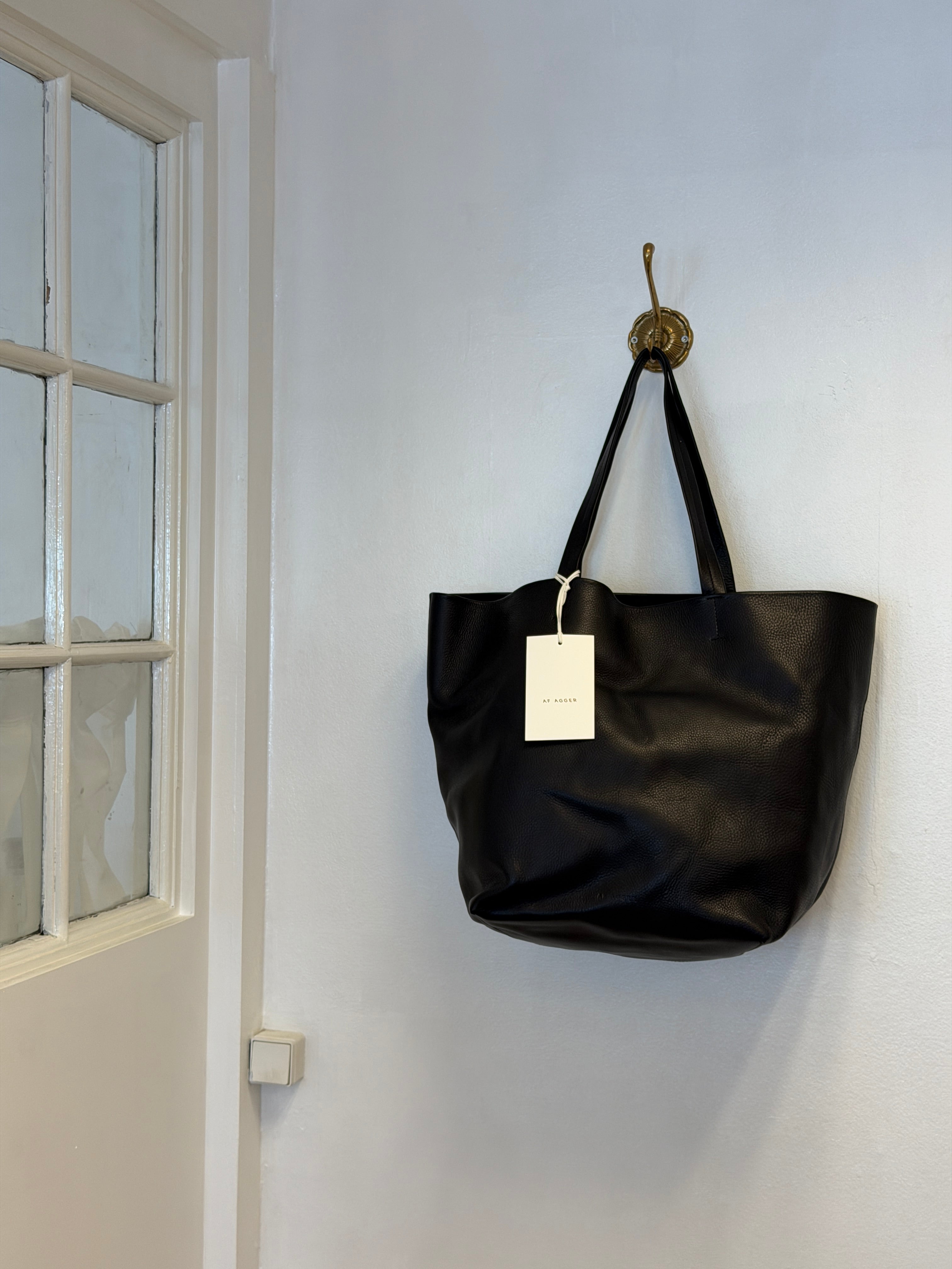 Full grain leather tote bag, Black