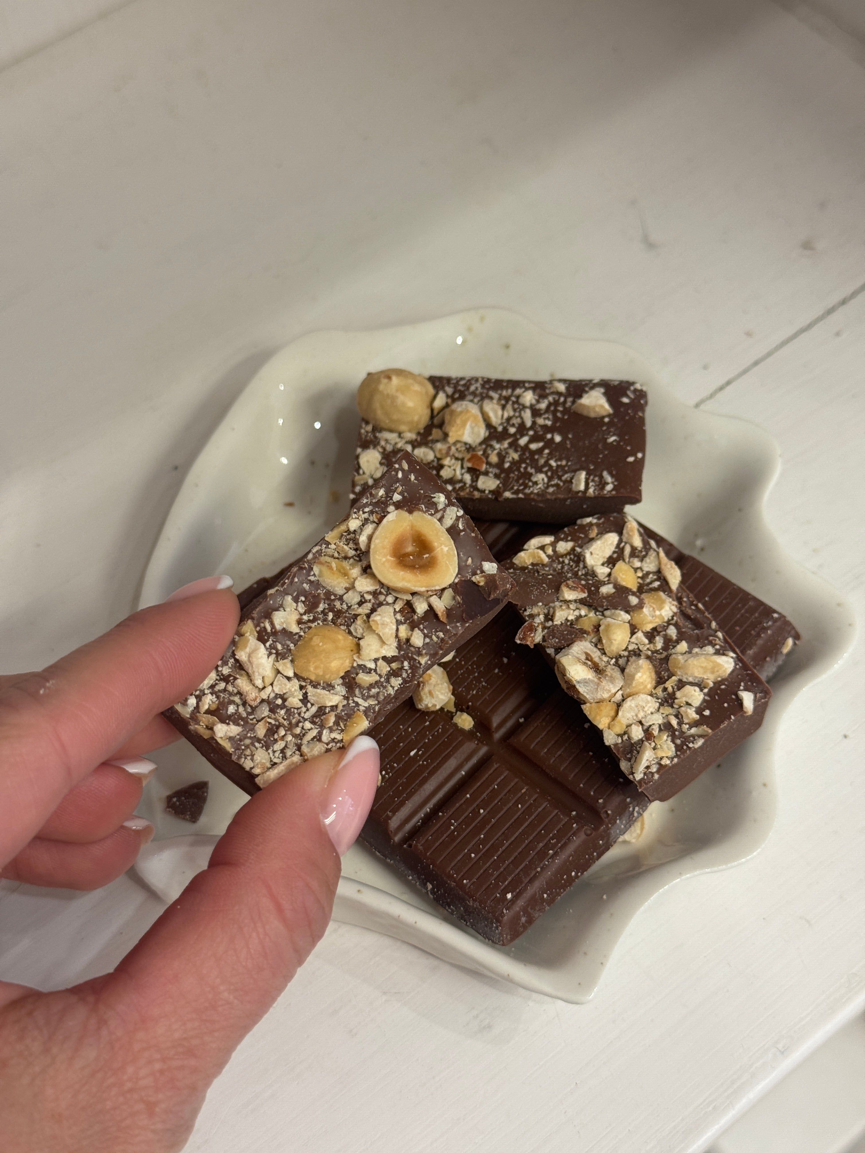 Pladechokolade - mælkechokolade og piemonte hasselnødder