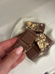 Pladechokolade - mælkechokolade og piemonte hasselnødder