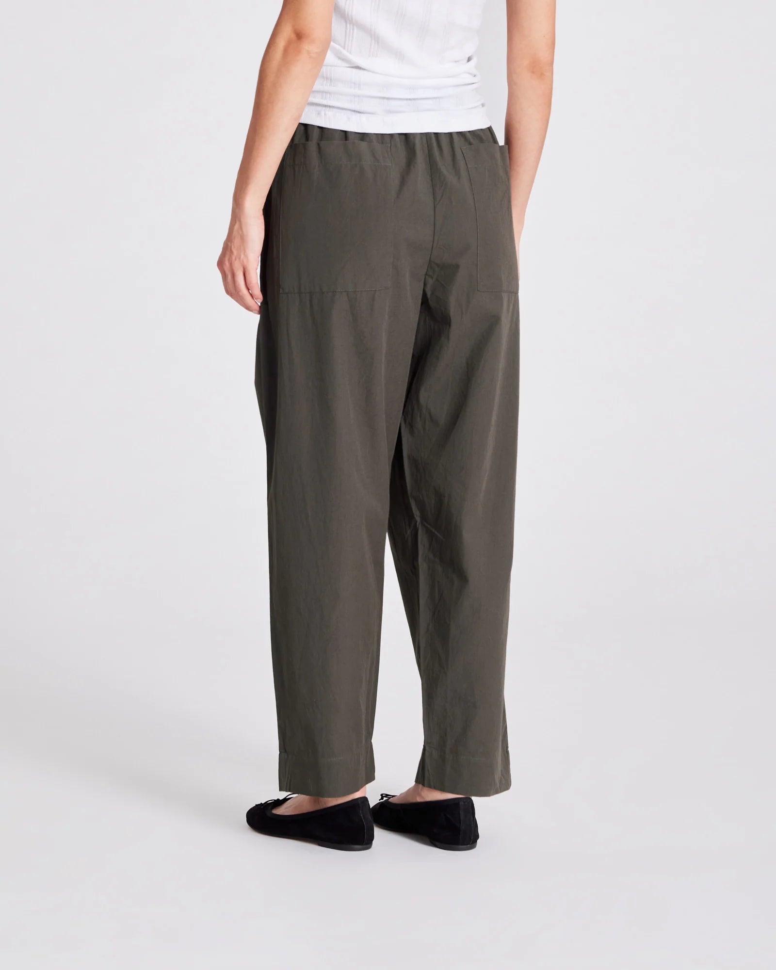 Jasmin_Poplin_Pants_GOTS-Pants_Shorts-GL19211-191_Beluga-2.webp