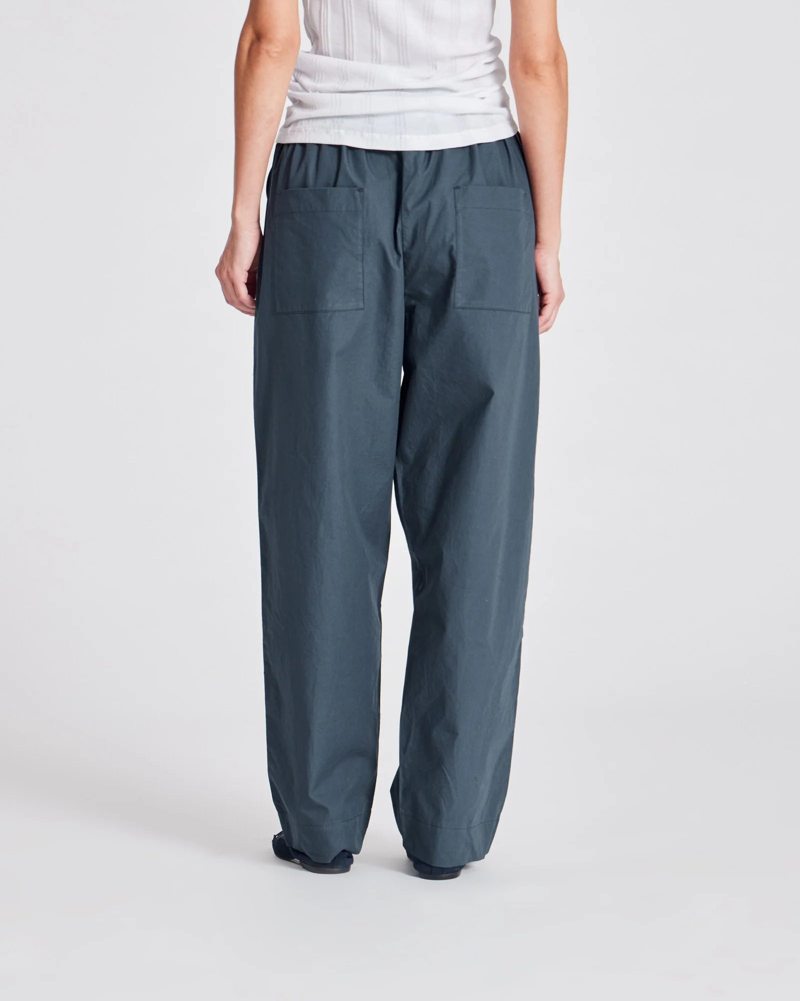 Jasmin_Poplin_Pants_GOTS-Pants_Shorts-GL19211-472_Denim_Blue-2.webp