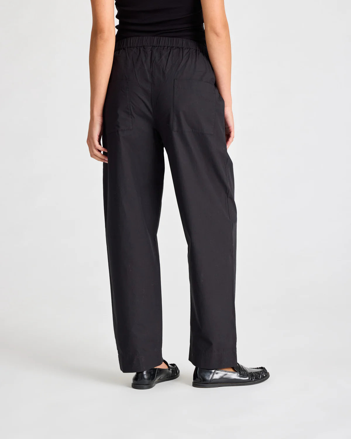 Jasmin_Poplin_Pants_GOTS-Pants_Shorts-GL19211-650_Black-2.webp