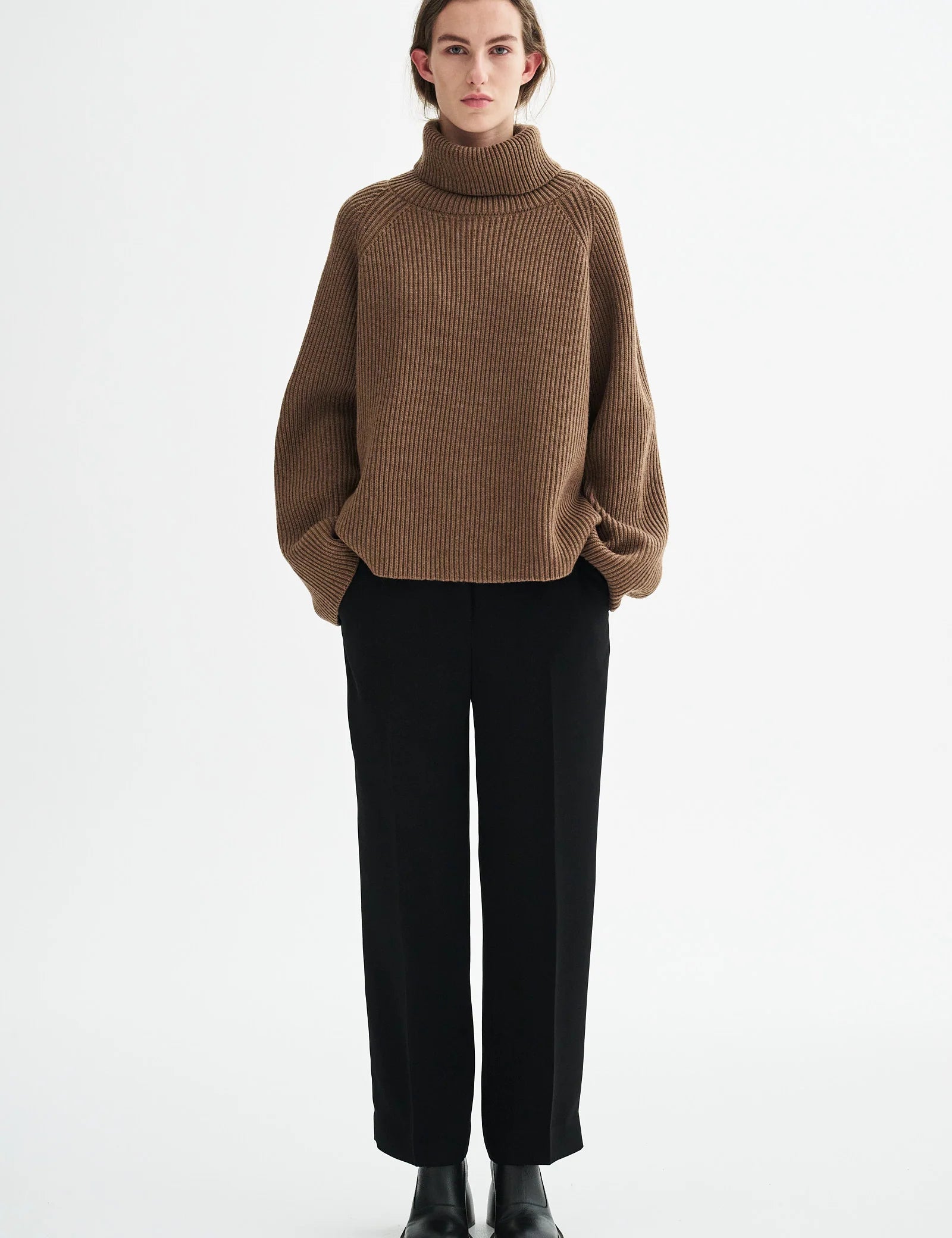 KARLOTTA_MERINO-Sweater-26-4-016-3303-WALNUT.webp