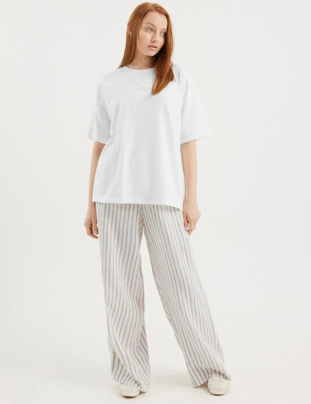 Light_Sweat_Tee-Tee-20306-753-0364_white_1000x_910cfeff-4672-4c13-aec4-268415b07057.webp