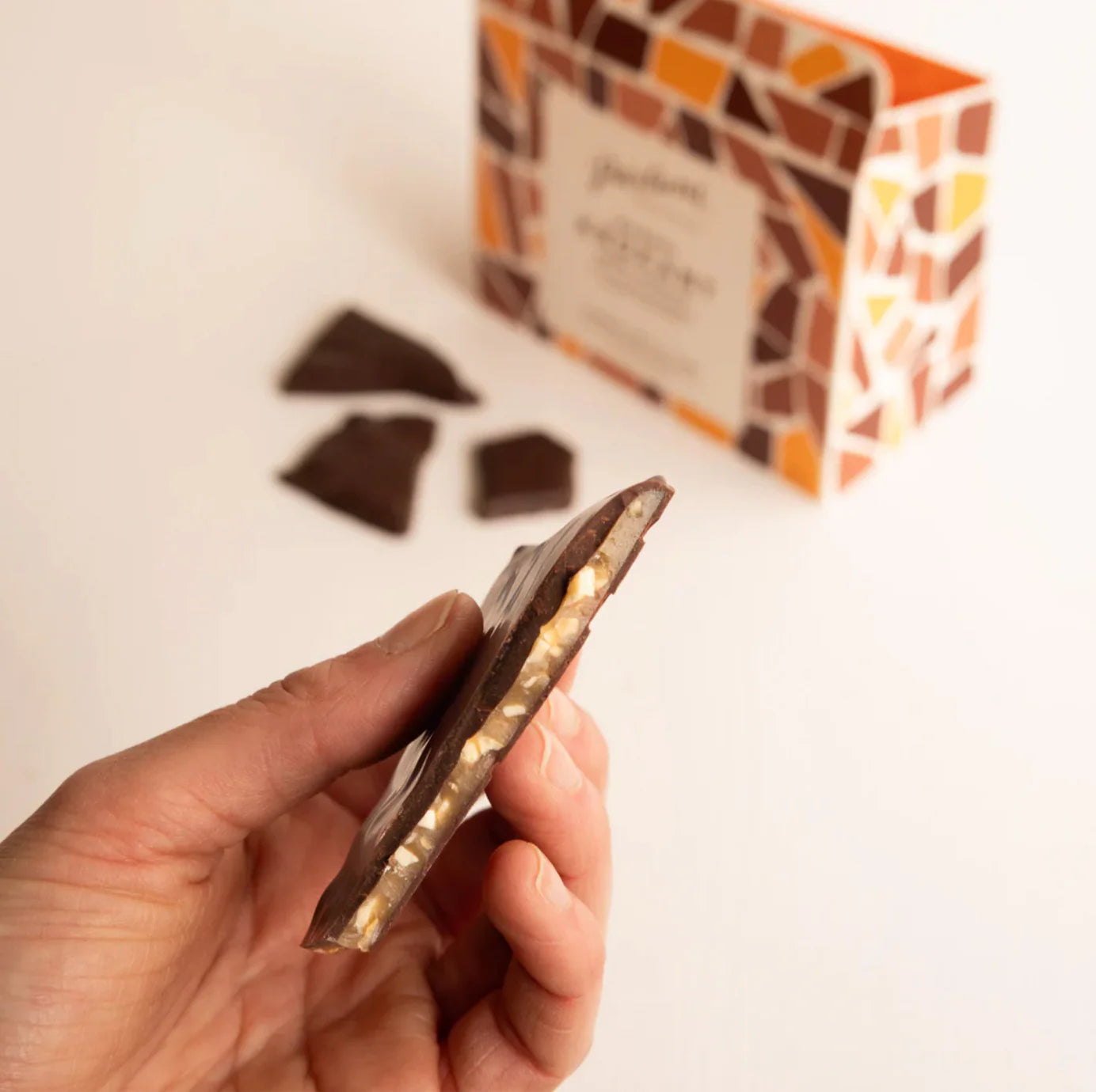 Mandelkrokant med mørk chokolade