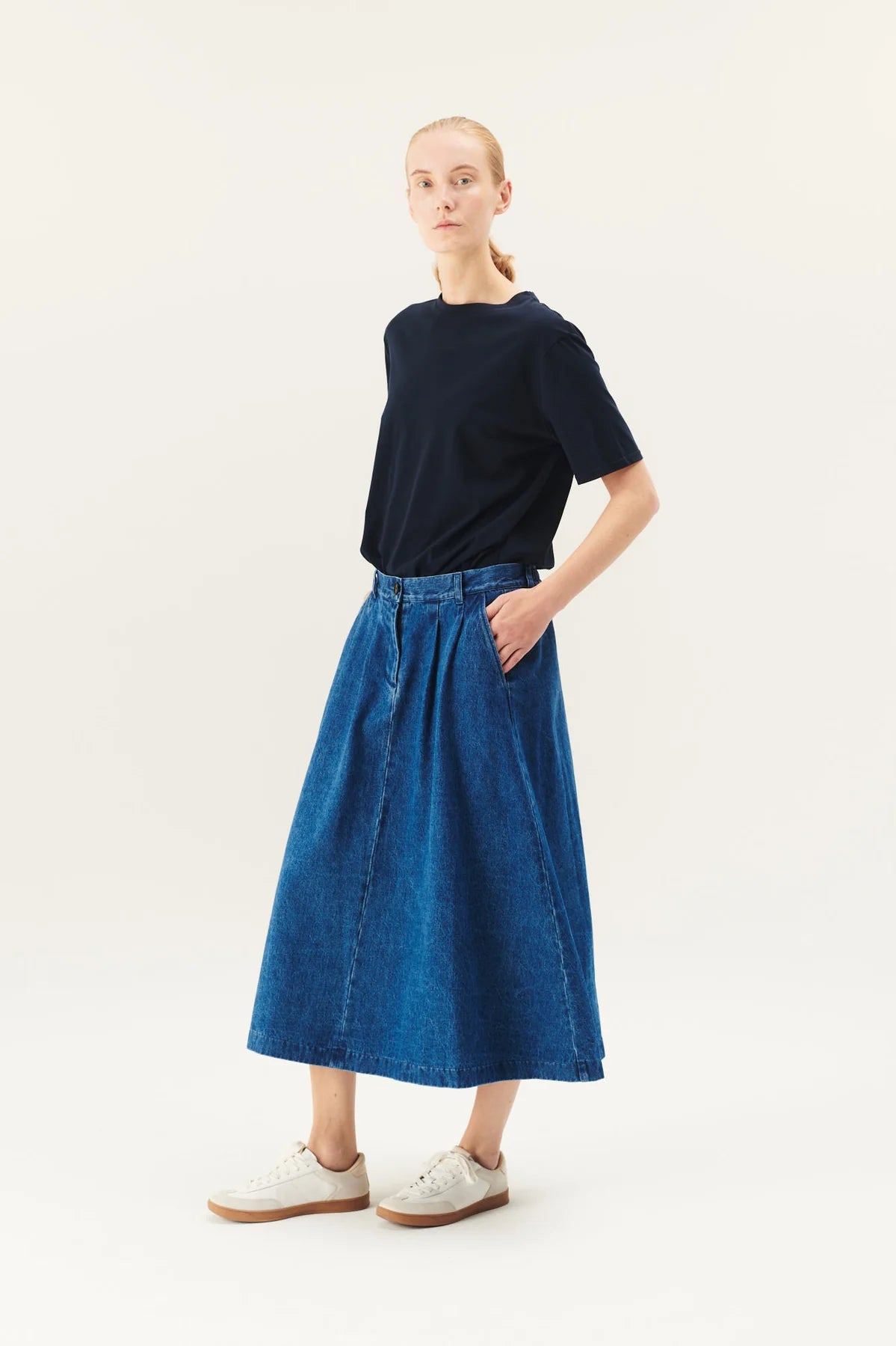 Pen washed indigo denim skirt