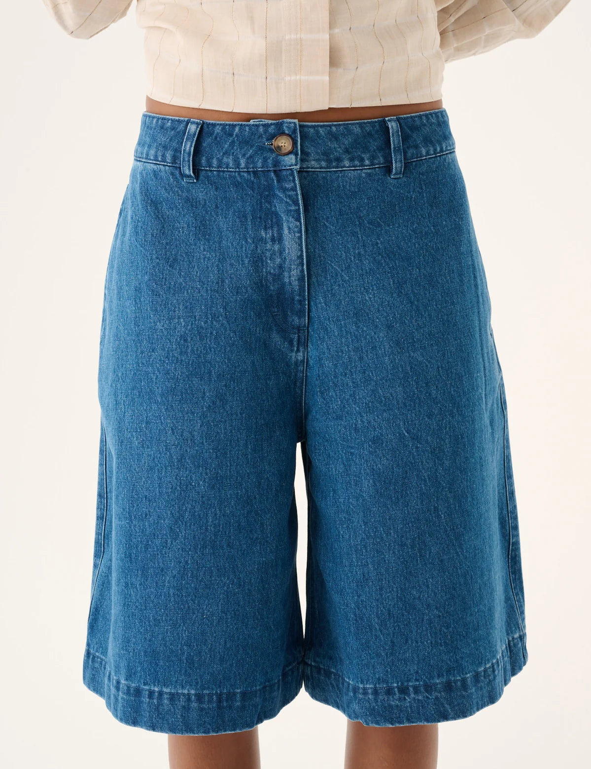 PERLA_HEAVY_DENIM-Shorts-25-3_425_0284-WASHED_INDIGO_1199x1800_1e91d0bd-0d84-4e95-a387-01f9708f6bab.webp