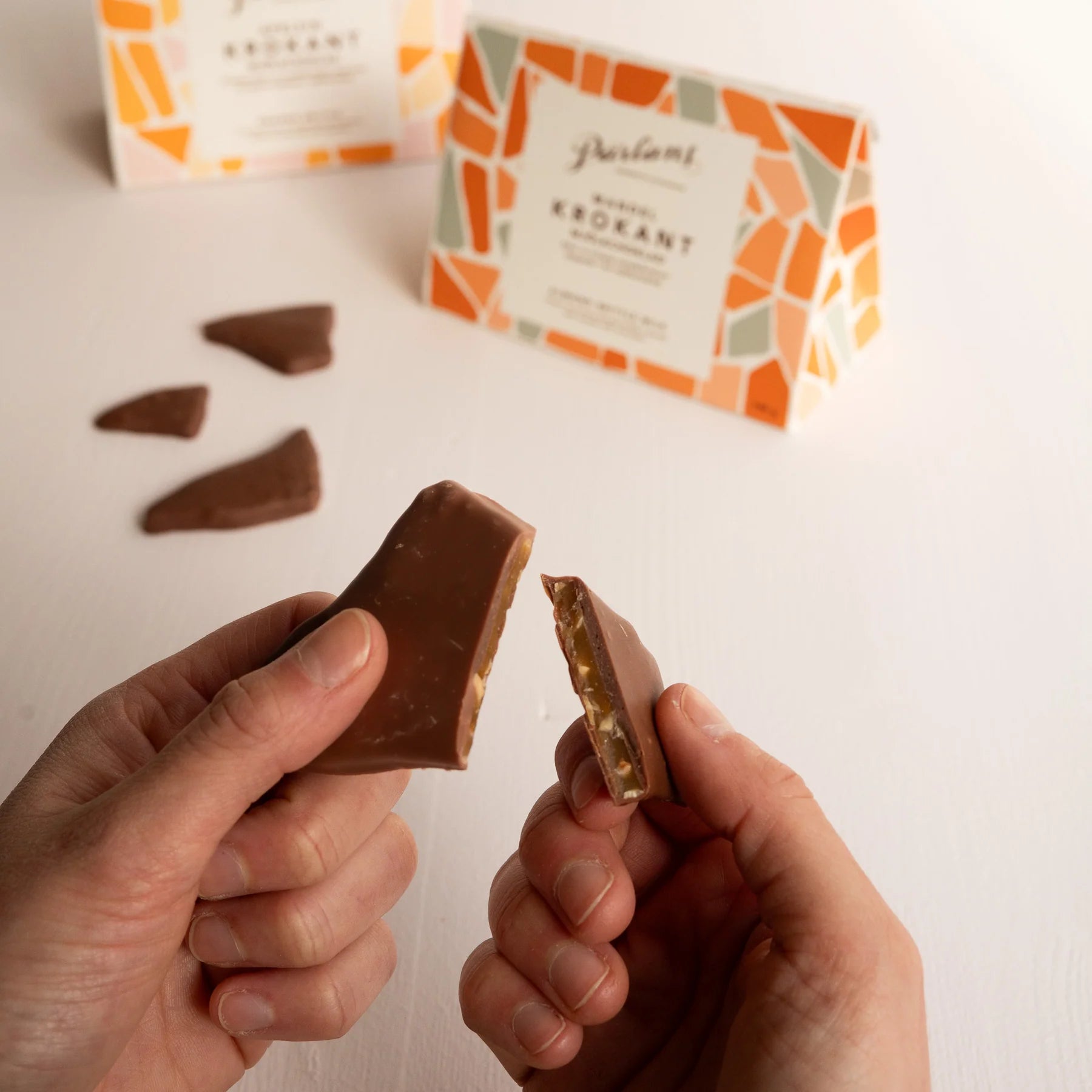 Mandelkrokant med mælkechokolade