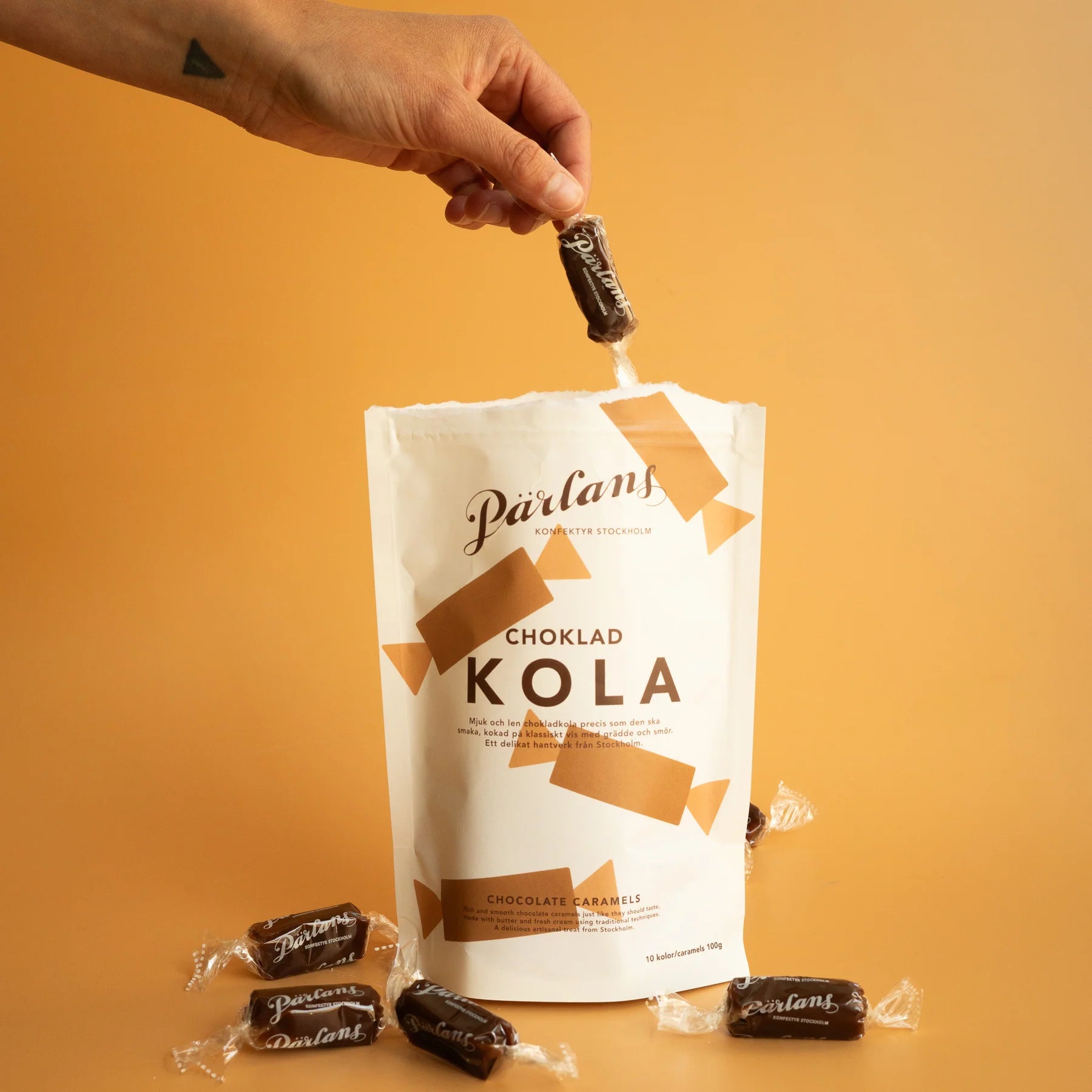 Parlans_Konfektyr_kolor_i_pase_CHOKLAD_hand_1800x1800_fd0d2eb7-70e3-4118-946d-f703da9b03d4.webp