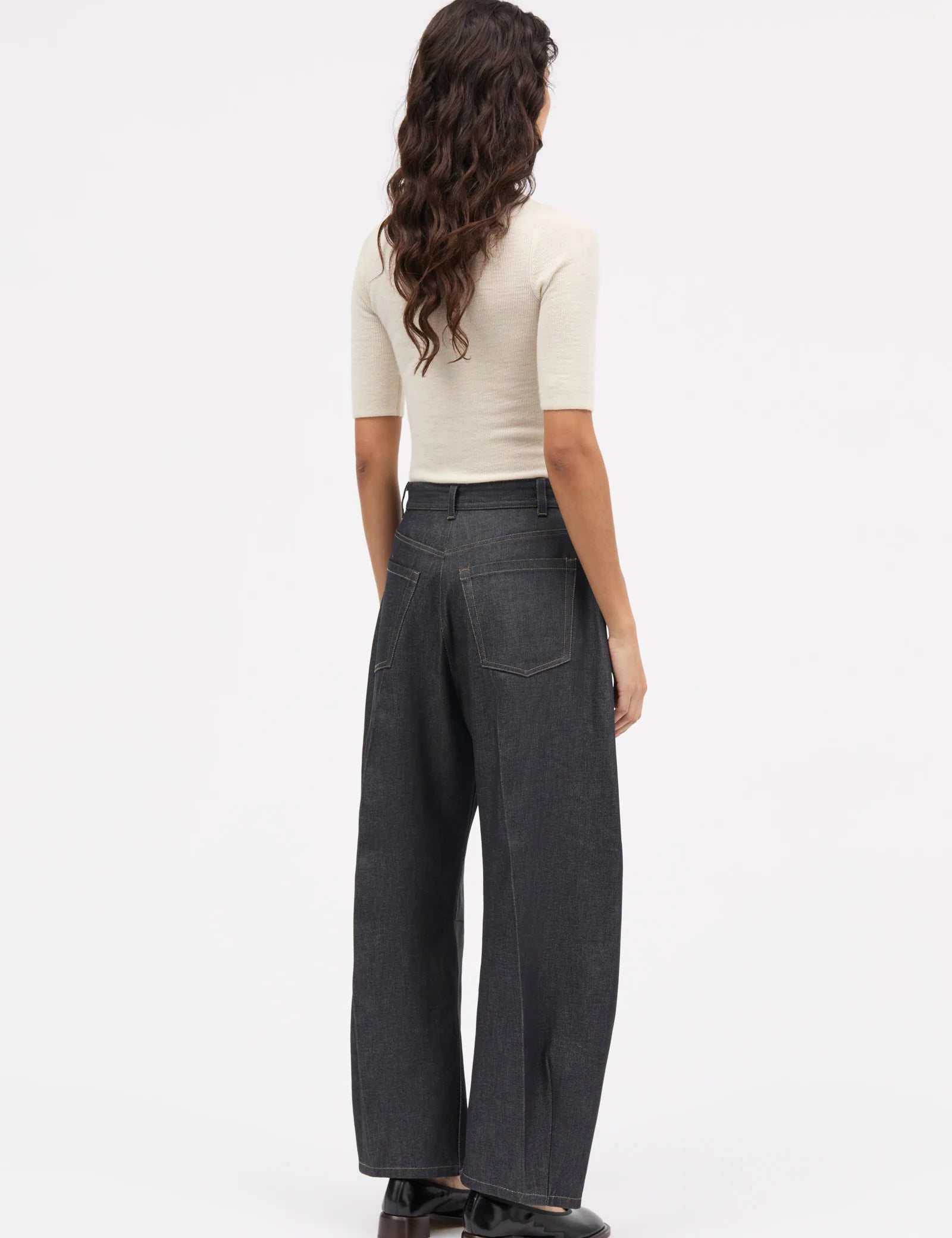 Pella_Denim-Pants-99-9-216-3029-BLUE-2_1600x_42896579-3b48-4f8b-ba9b-d9b24a7ae63e.webp