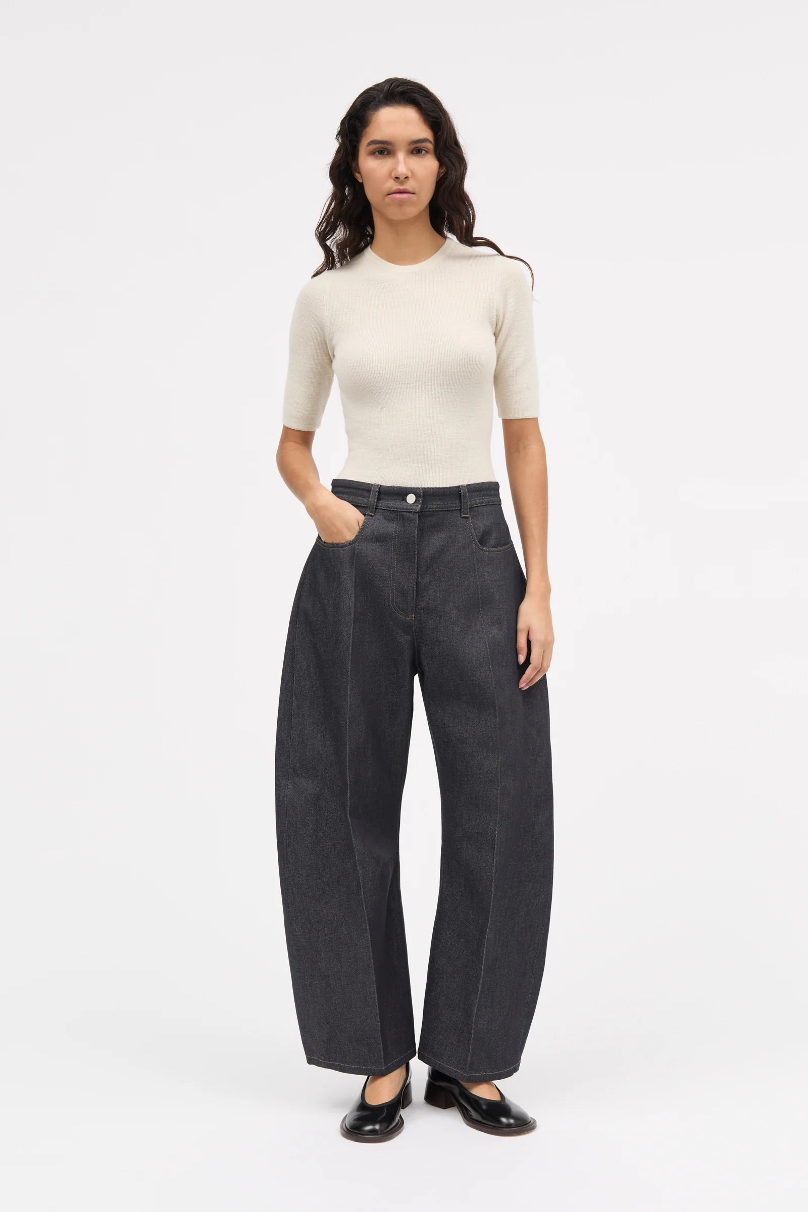 Pella_Denim-Pants-99-9-216-3029-BLUE_1600x_65d12581-560c-467b-8639-e0a4ff527355.webp
