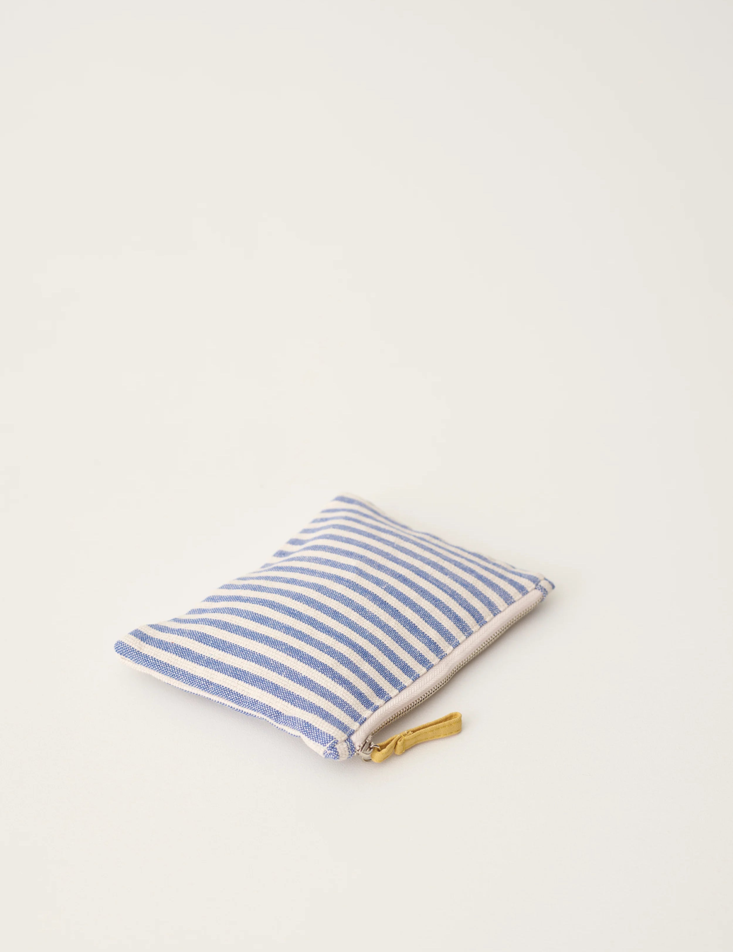 Pouch_-_Small-Pouch-POU-S-Structure_Blue_ac3b71fa-b4d9-414e-9b3d-480d9719e73c.webp