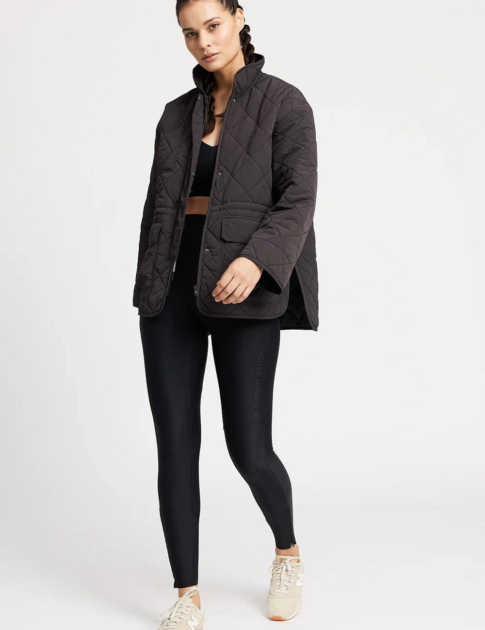 Quiltet_Jakke_Lyon-Jackets-20605-745-0022_almost_black-2_1000x_1c1f9b48-bc86-40a9-865a-bb192504ff73.webp