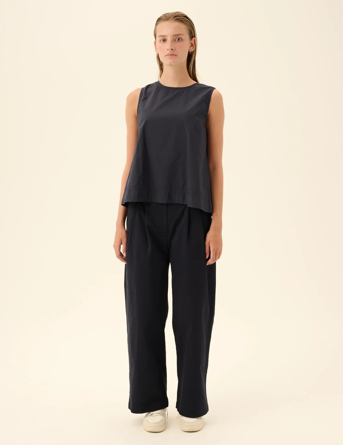 SHARREN_GMTD_POPLIN-Blouses-26-2-061-0329-DARK_NAVY-1.webp