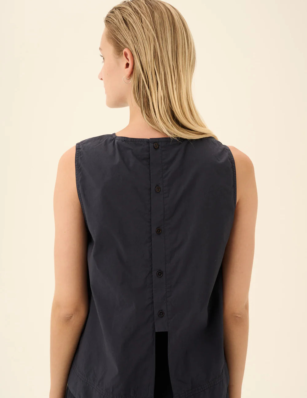 SHARREN_GMTD_POPLIN-Blouses-26-2-061-0329-DARK_NAVY-4.webp