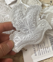 Broderet due ornament - lille