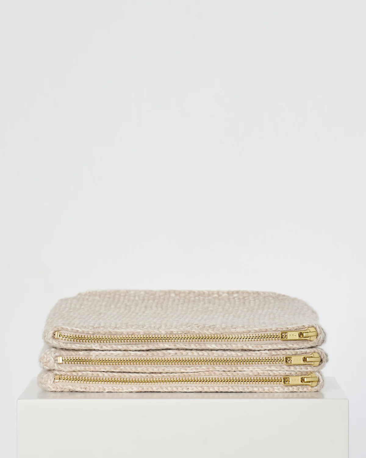 Stine clutch - dust power/ecru