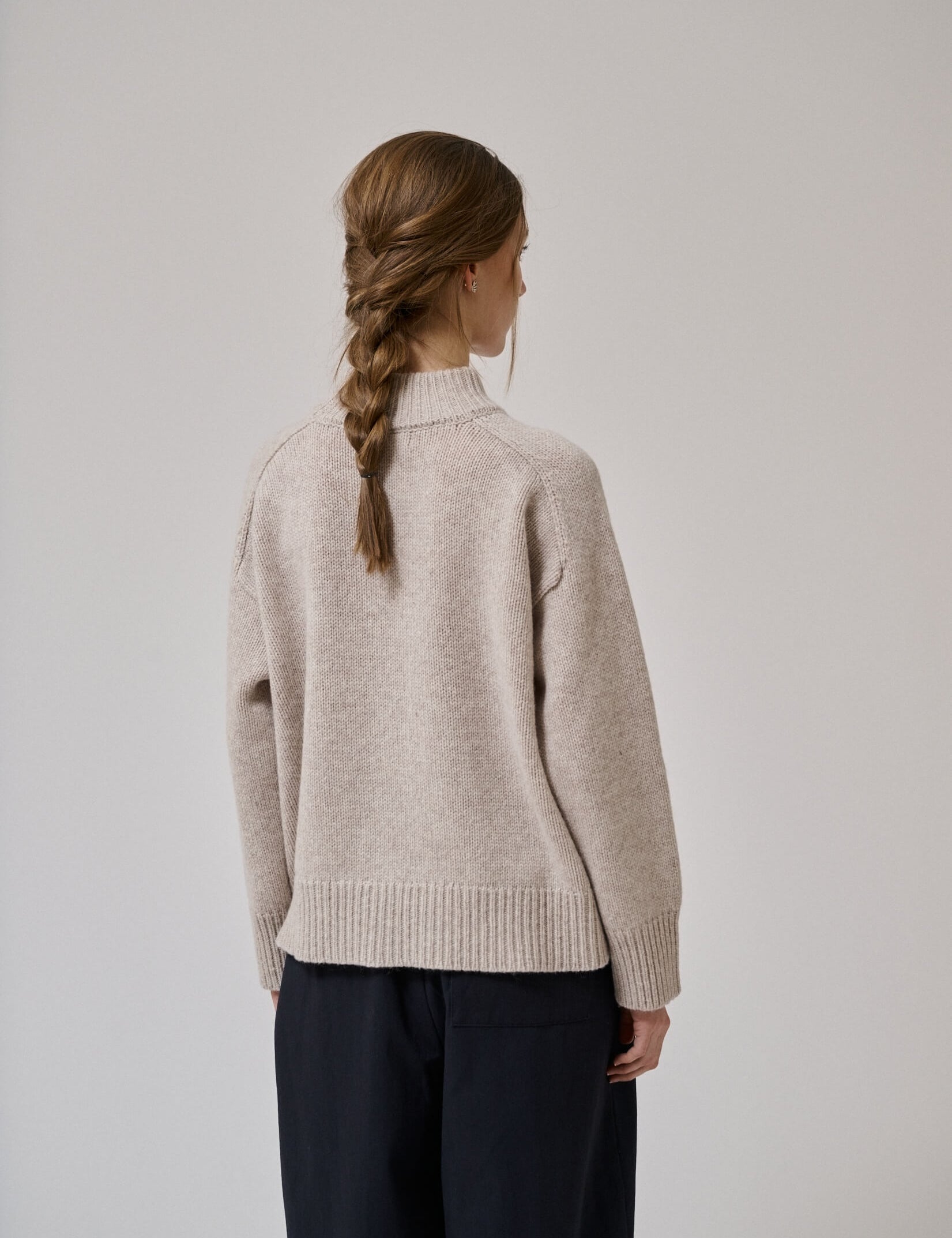 VALLEY-KNIT-JUMPER-AM11088-NATURE-WHITE-MELANGE-BACK.jpg