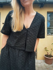 Agnes top - sort - Anne Mi - Butik Verk, en livsstilsbutik i hjertet af Dragør