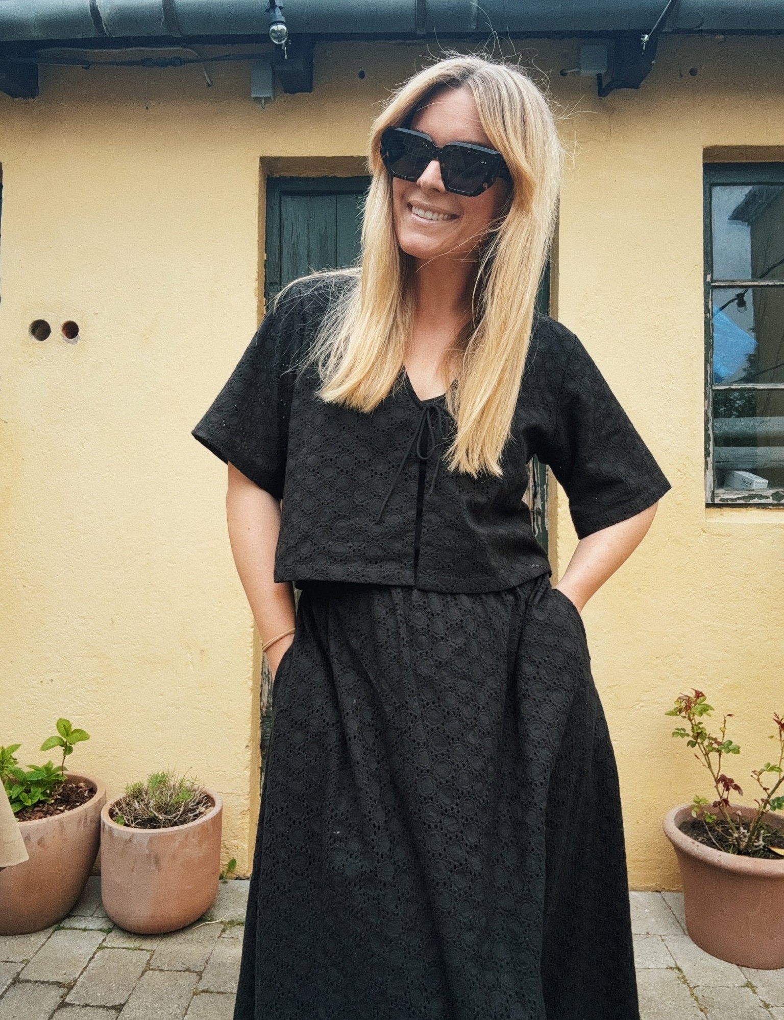 Agnes top - sort - Anne Mi - Butik Verk, en livsstilsbutik i hjertet af Dragør