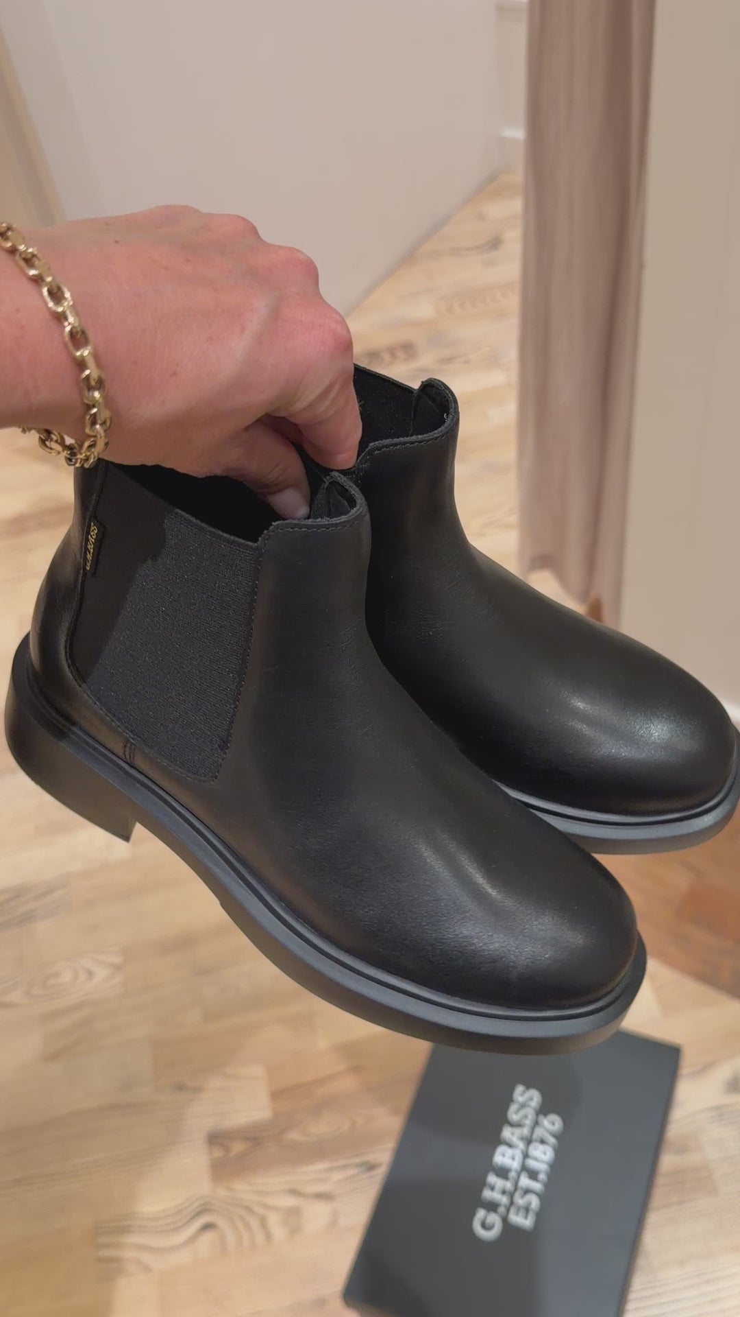 G.H Bass Albany pull on boot - Black
