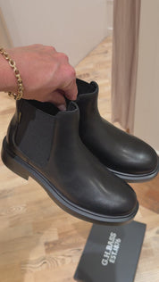 G.H Bass Albany pull on boot - Black